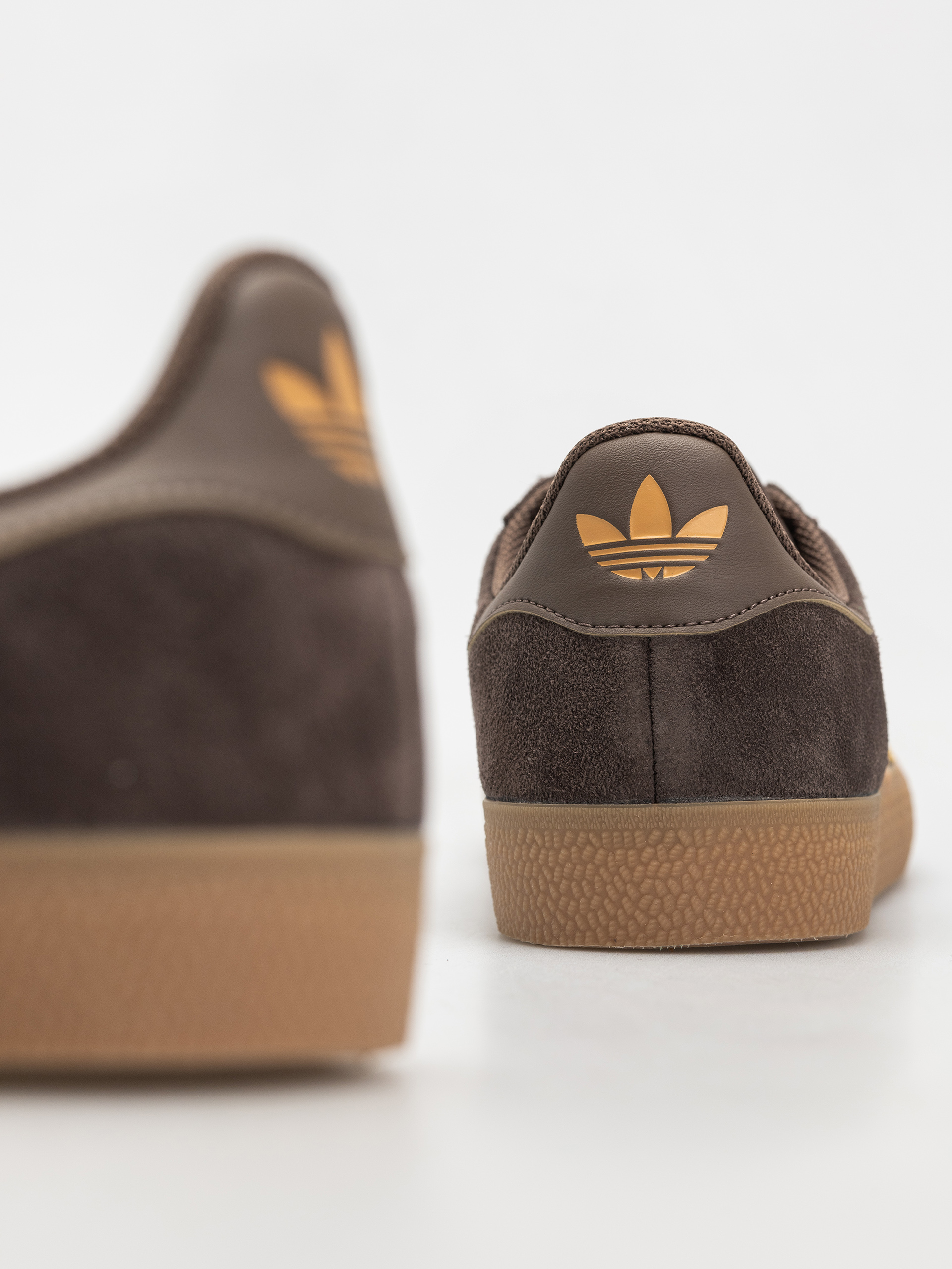 Boty adidas Gazelle ADV (crywht/crywht/gum4)