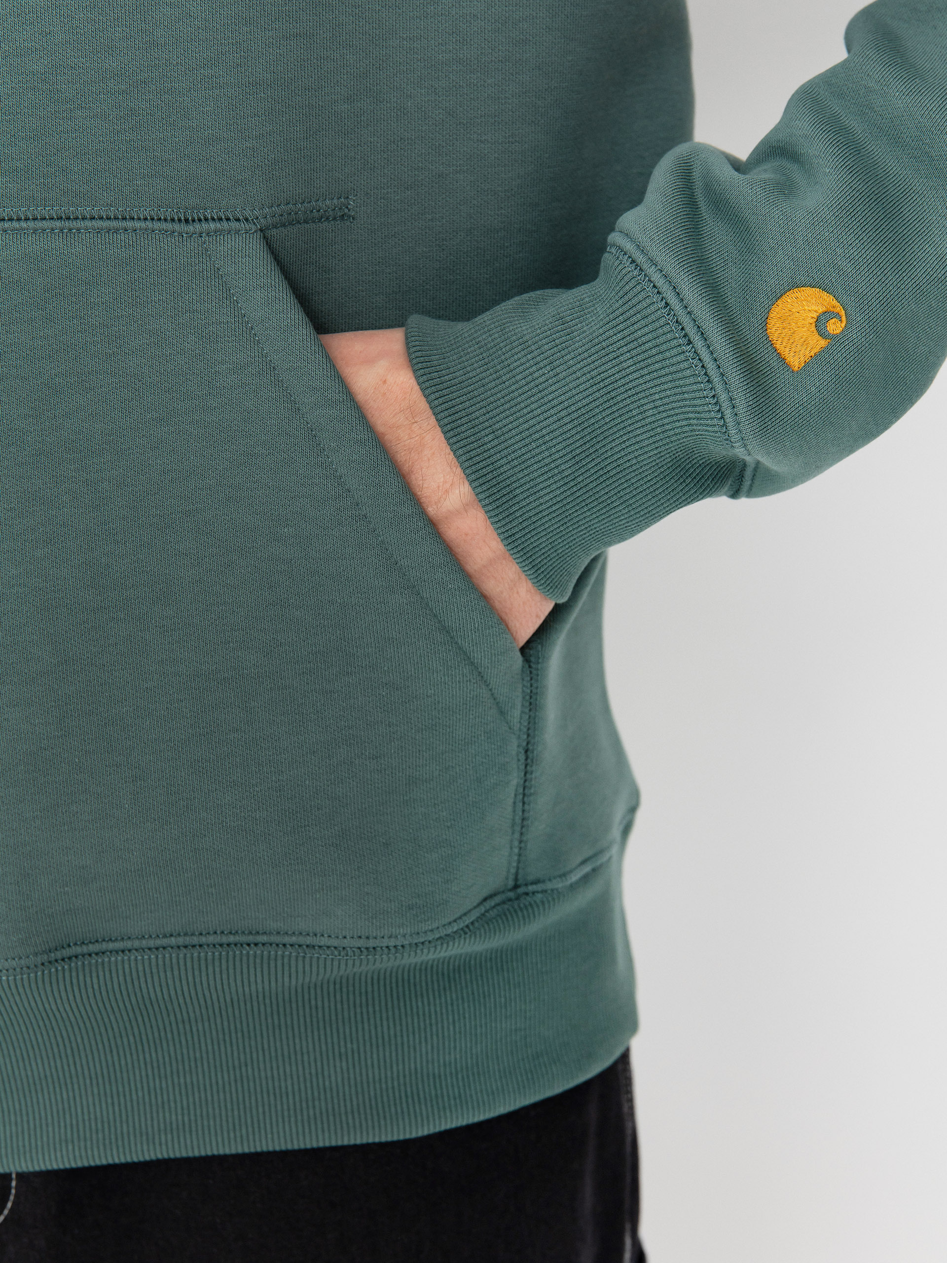 Mikina s kapucí Carhartt WIP Chase HD (silver pine/gold)