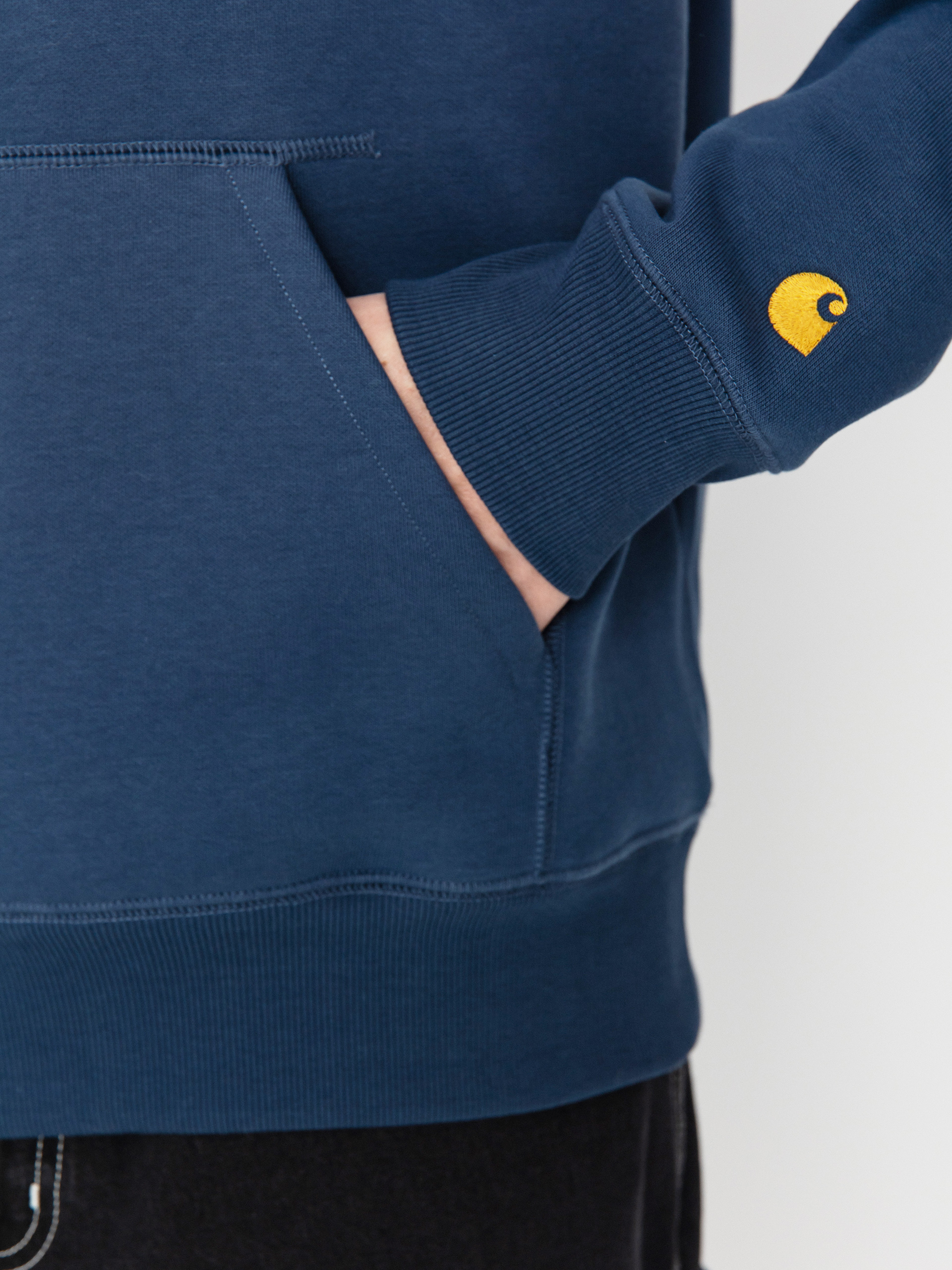 Mikina s kapucí Carhartt WIP Chase HD (dusky blue/gold)
