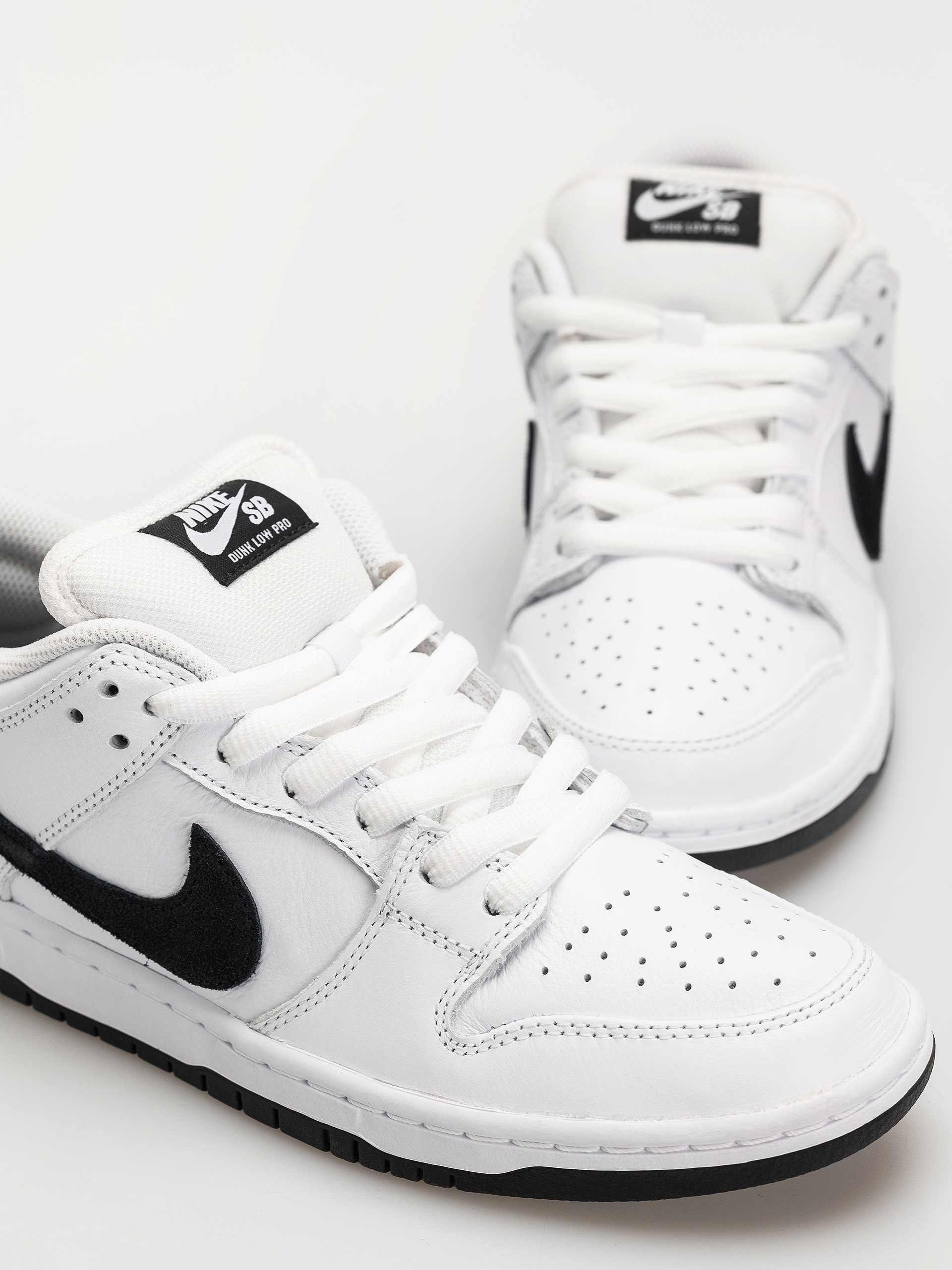 Boty Nike SB Dunk Low Pro (white/black white black)