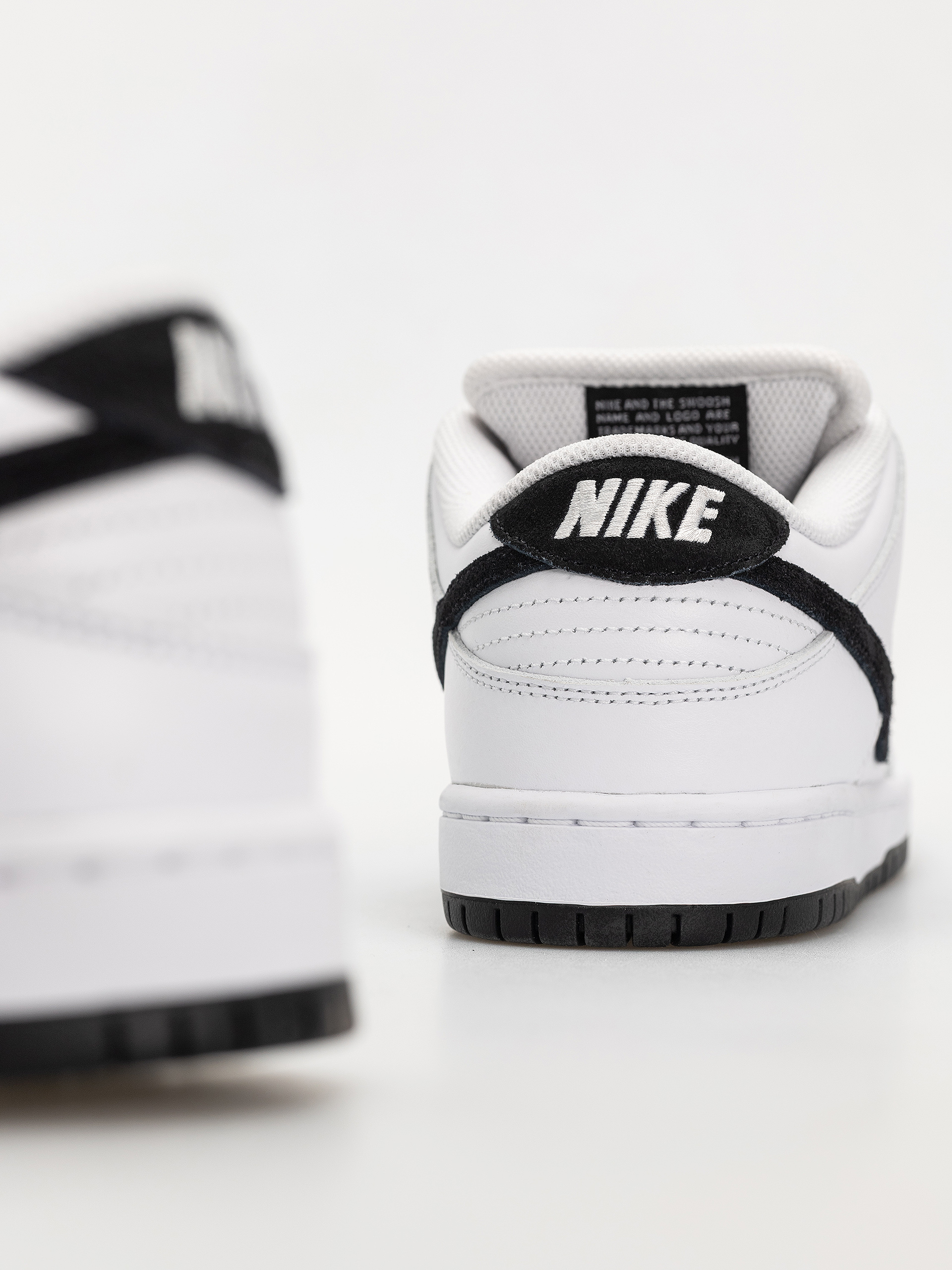 Boty Nike SB Dunk Low Pro (white/black white black)