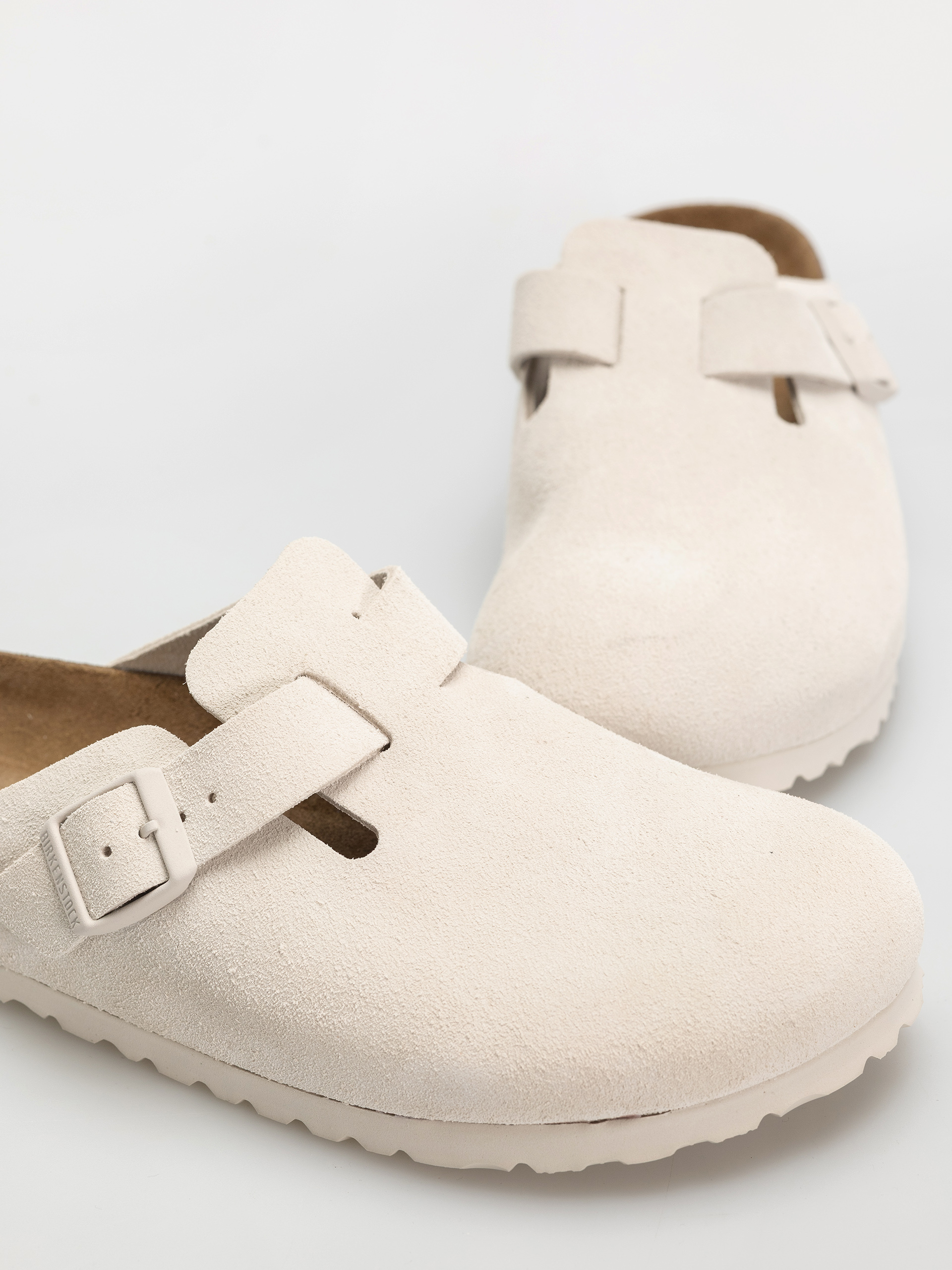 Plážovky Birkenstock Boston Suede Leather Narrow Wmn (antique white)