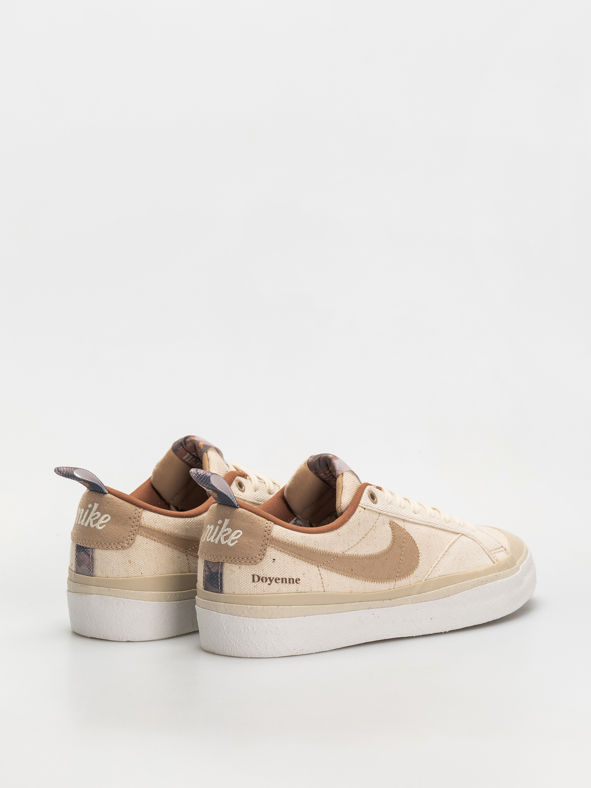 Boty Nike SB Blazer Low X Doyenne - béžová (coconut milk Boty Nike SB Blazer Low X Doyenne - béžová (coconut milk