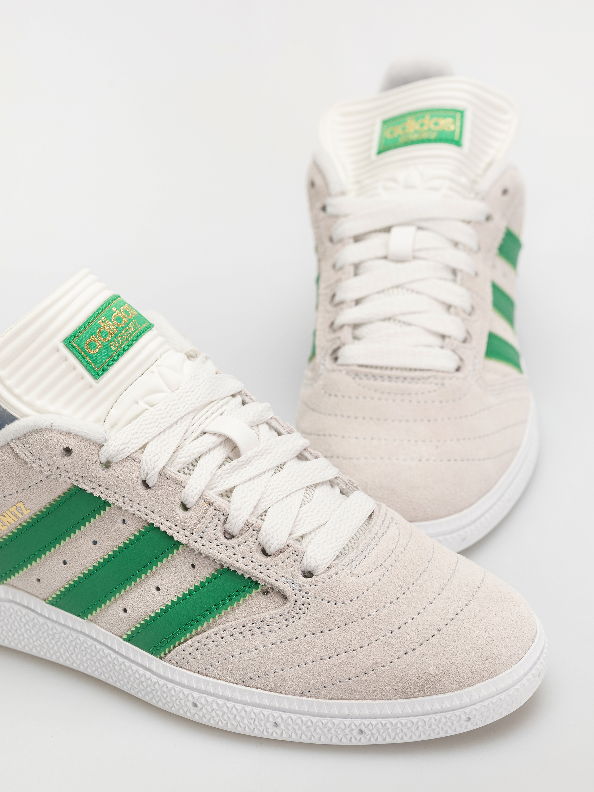Boty adidas Busenitz (crywht/crywht/goldmt)