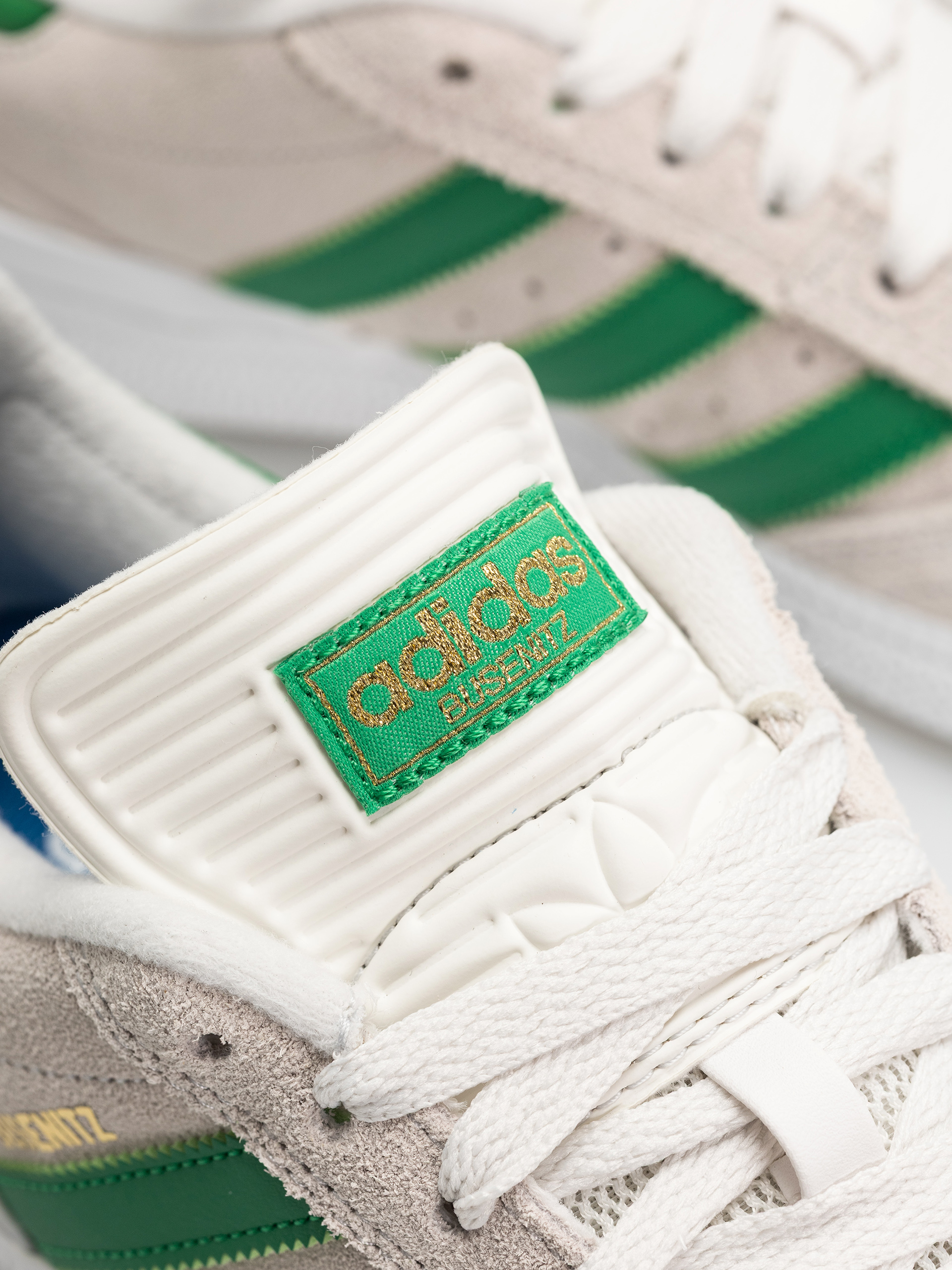 Boty adidas Busenitz (crywht/crywht/goldmt)