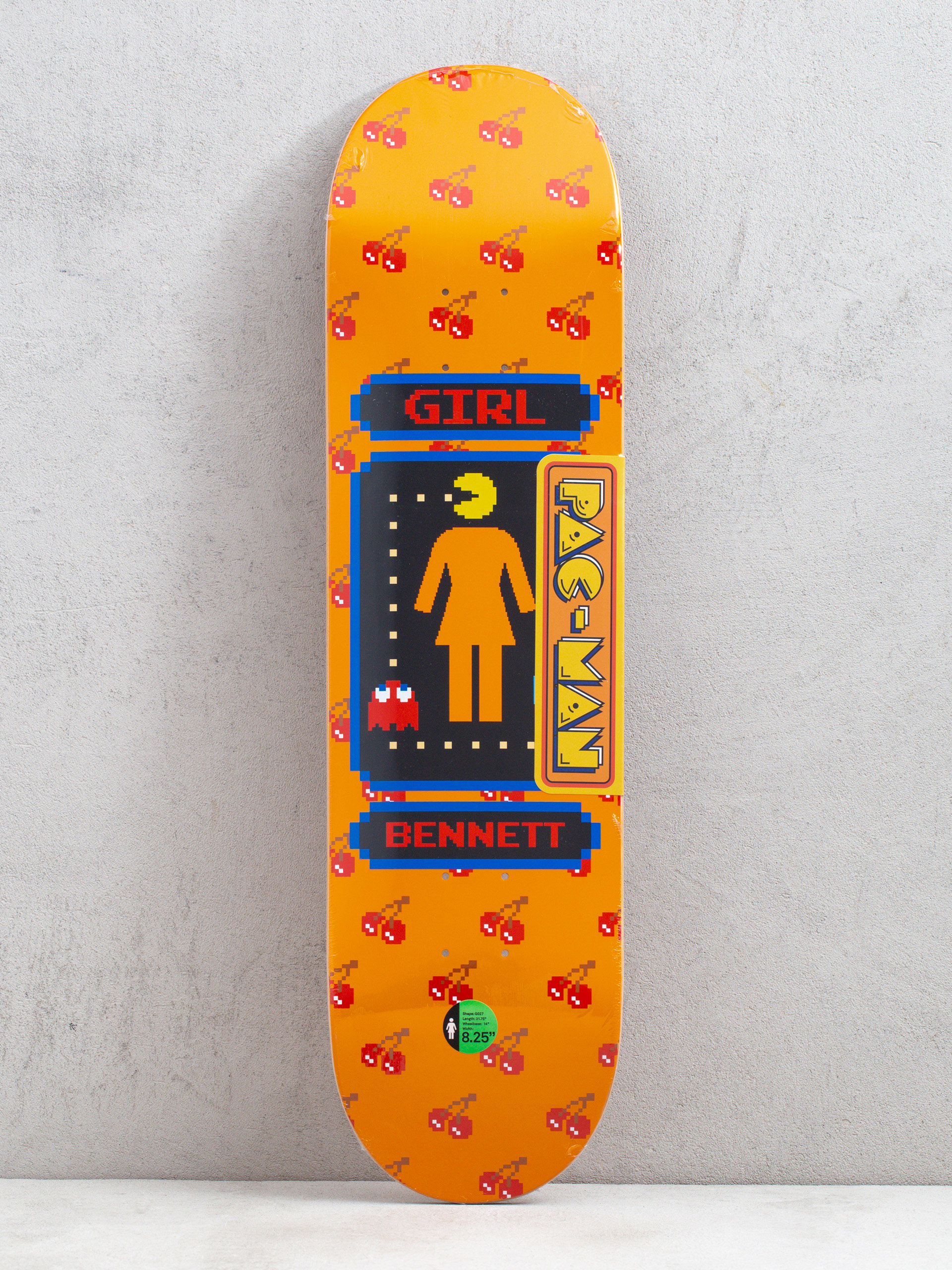 Deska Girl Skateboard Bennett Pac Man