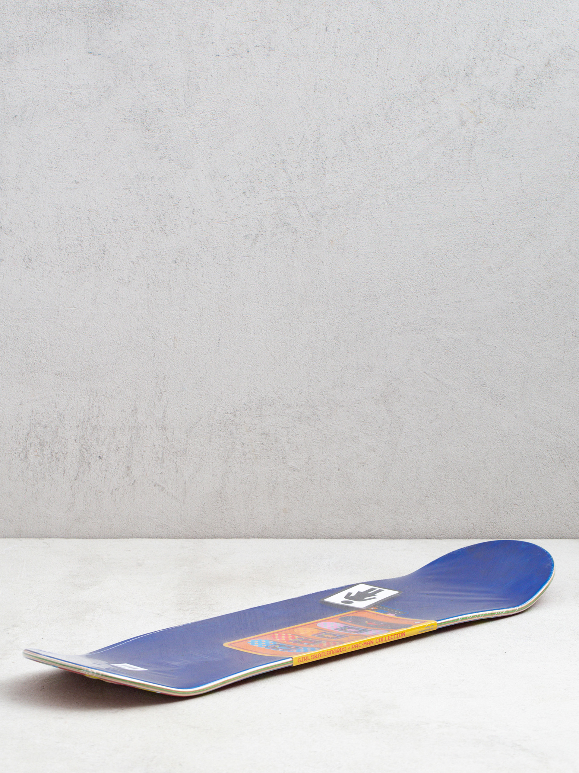 Deska Girl Skateboard Geering Pac Man (red)