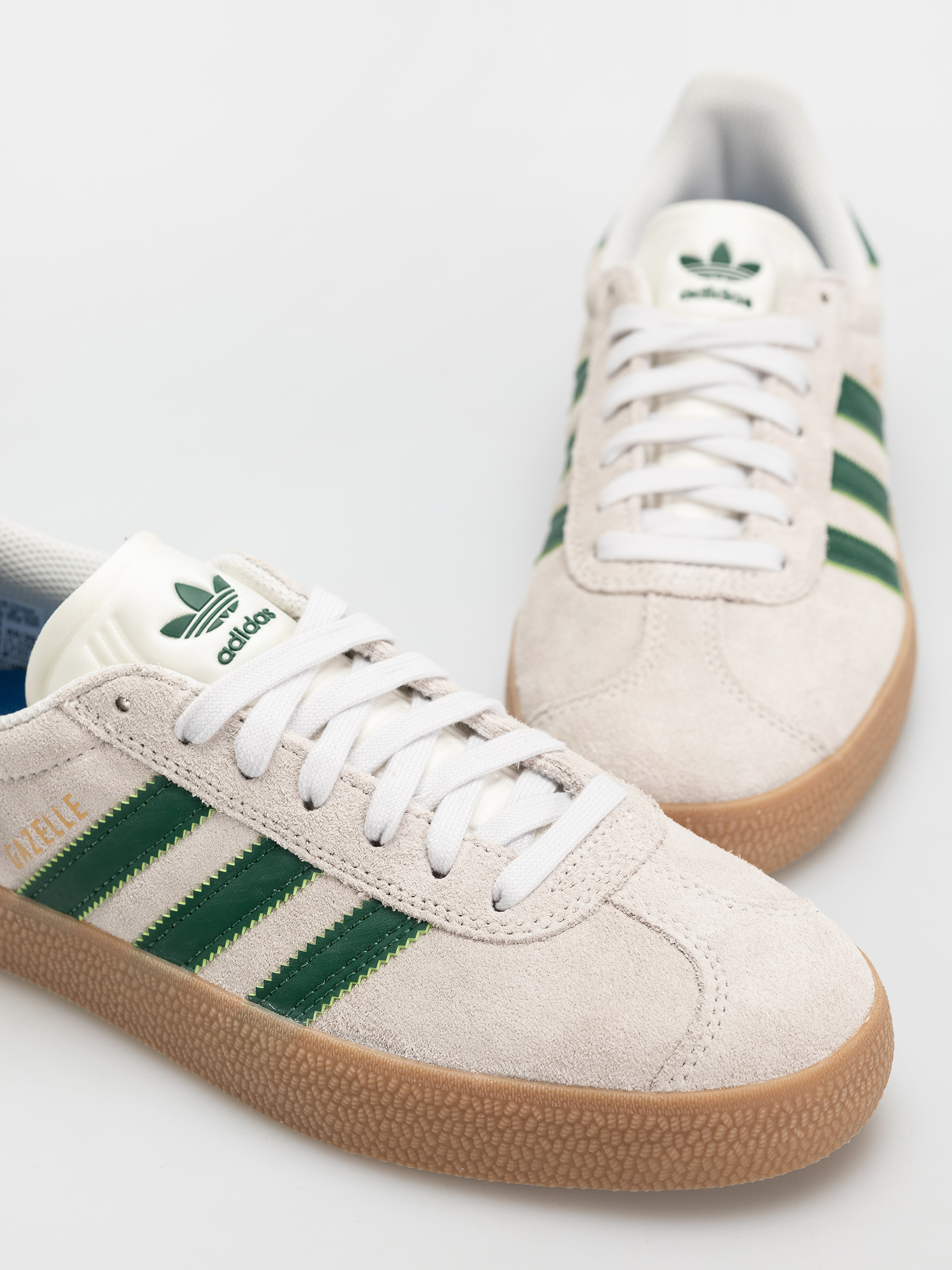 Boty adidas Gazelle ADV (crywht/crywht/gum4)