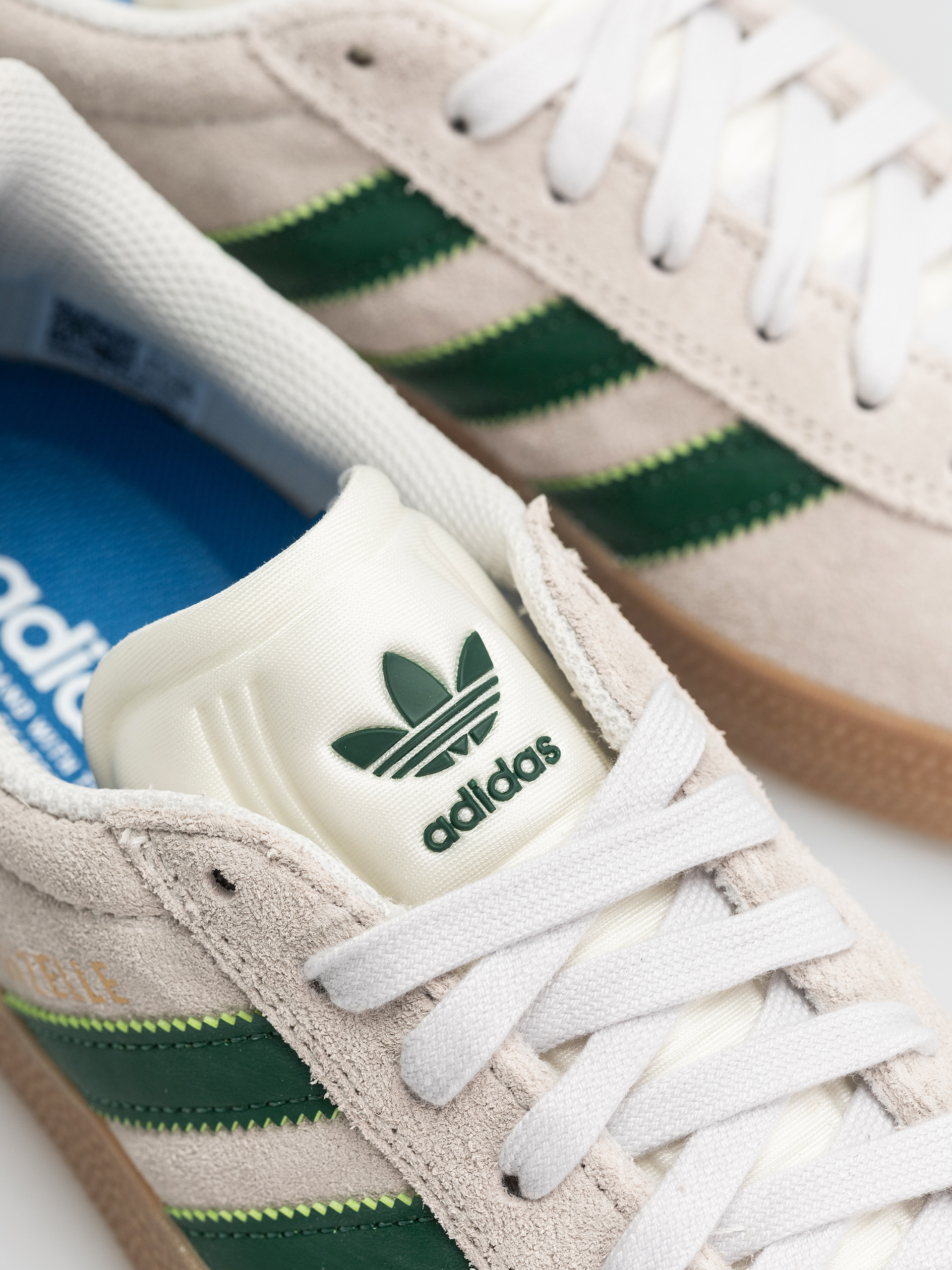 Boty adidas Gazelle ADV (crywht/crywht/gum4)