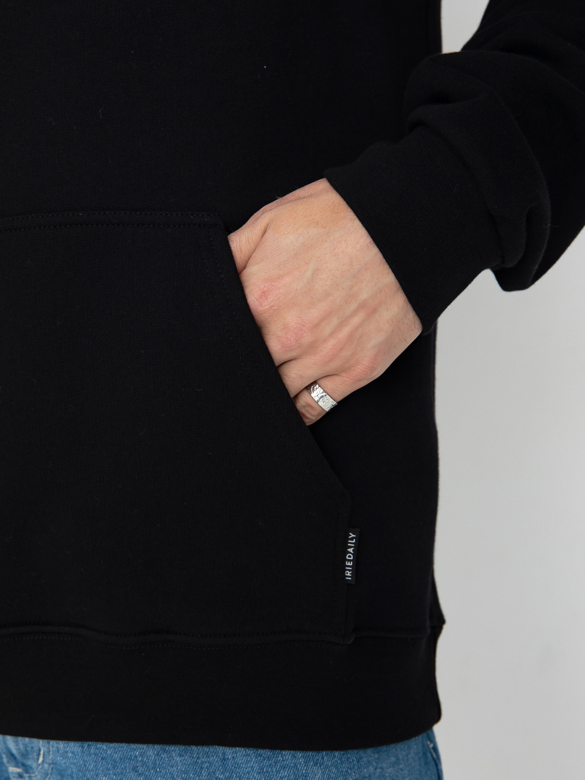 Mikina s kapucí Iriedaily Zwille HD (black)