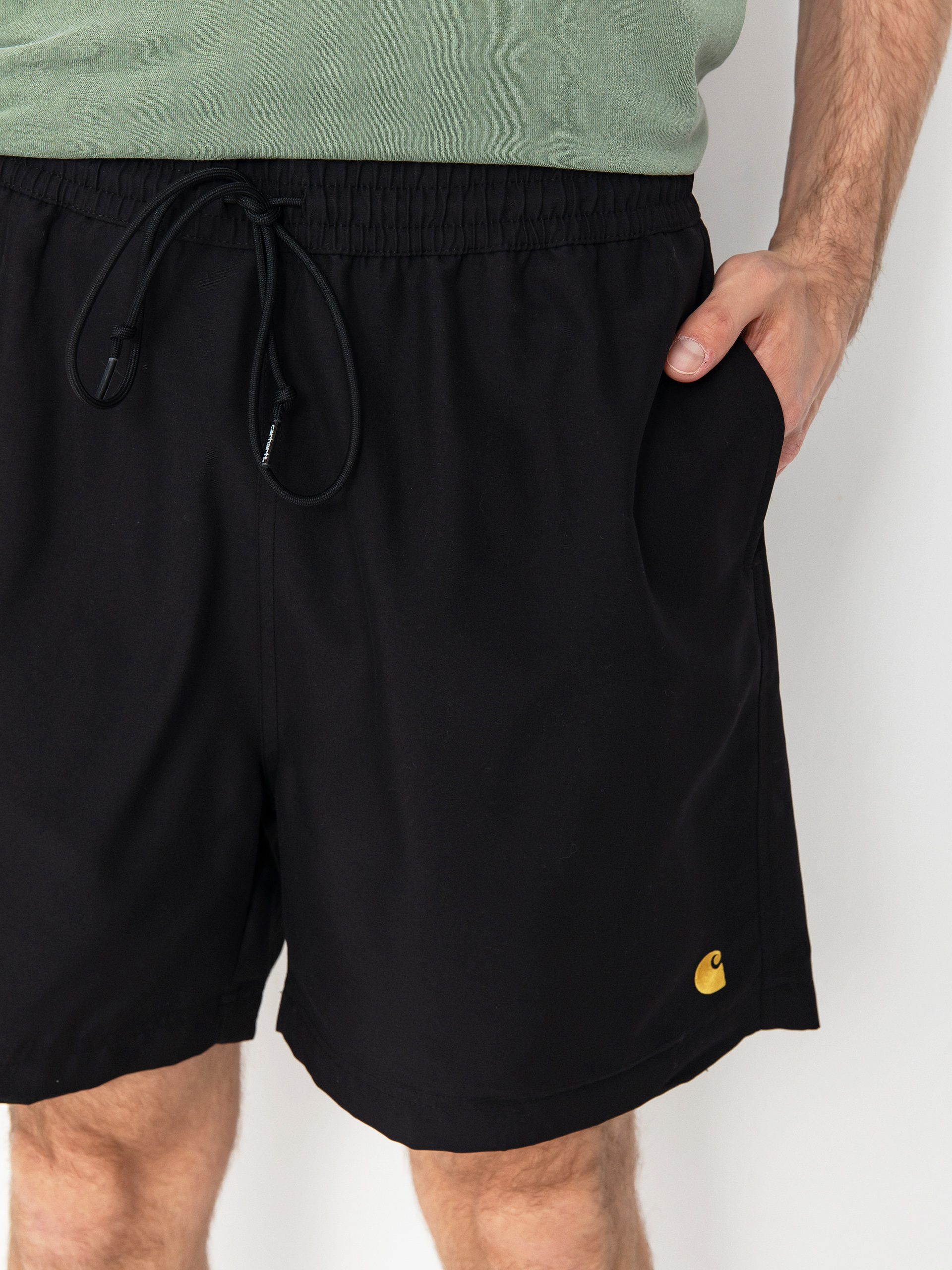Kraťasy Carhartt WIP Chase Swim (black/gold)
