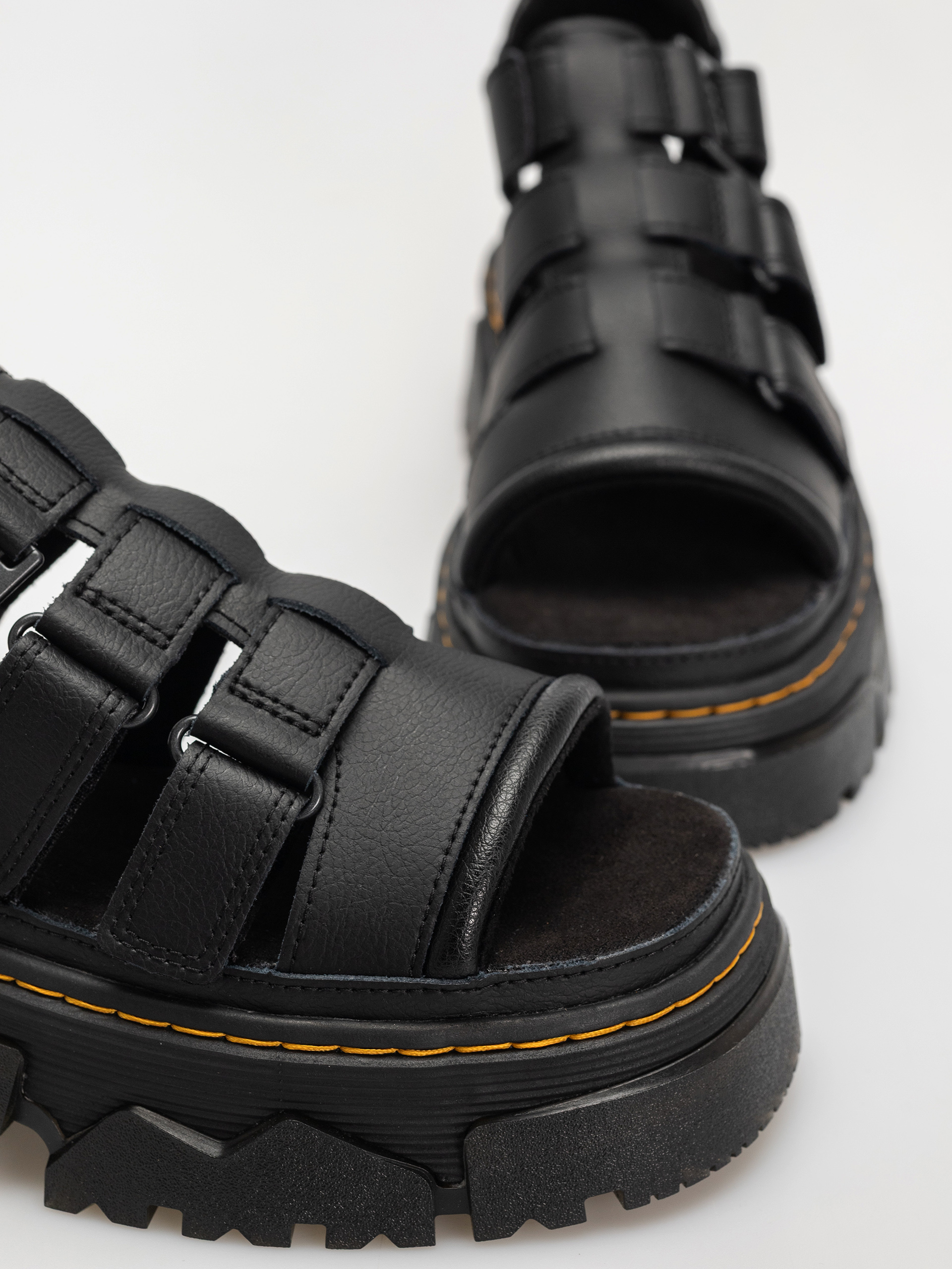 Sandaly Dr. Martens Mattison 3 Strap Wmn (black athena)