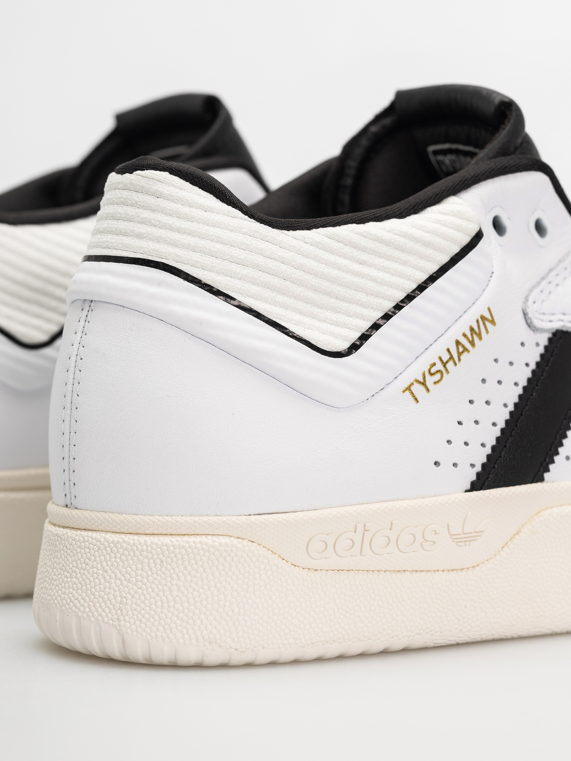 Boty adidas Tyshawn (ftwwht/cblack/ftwwht)