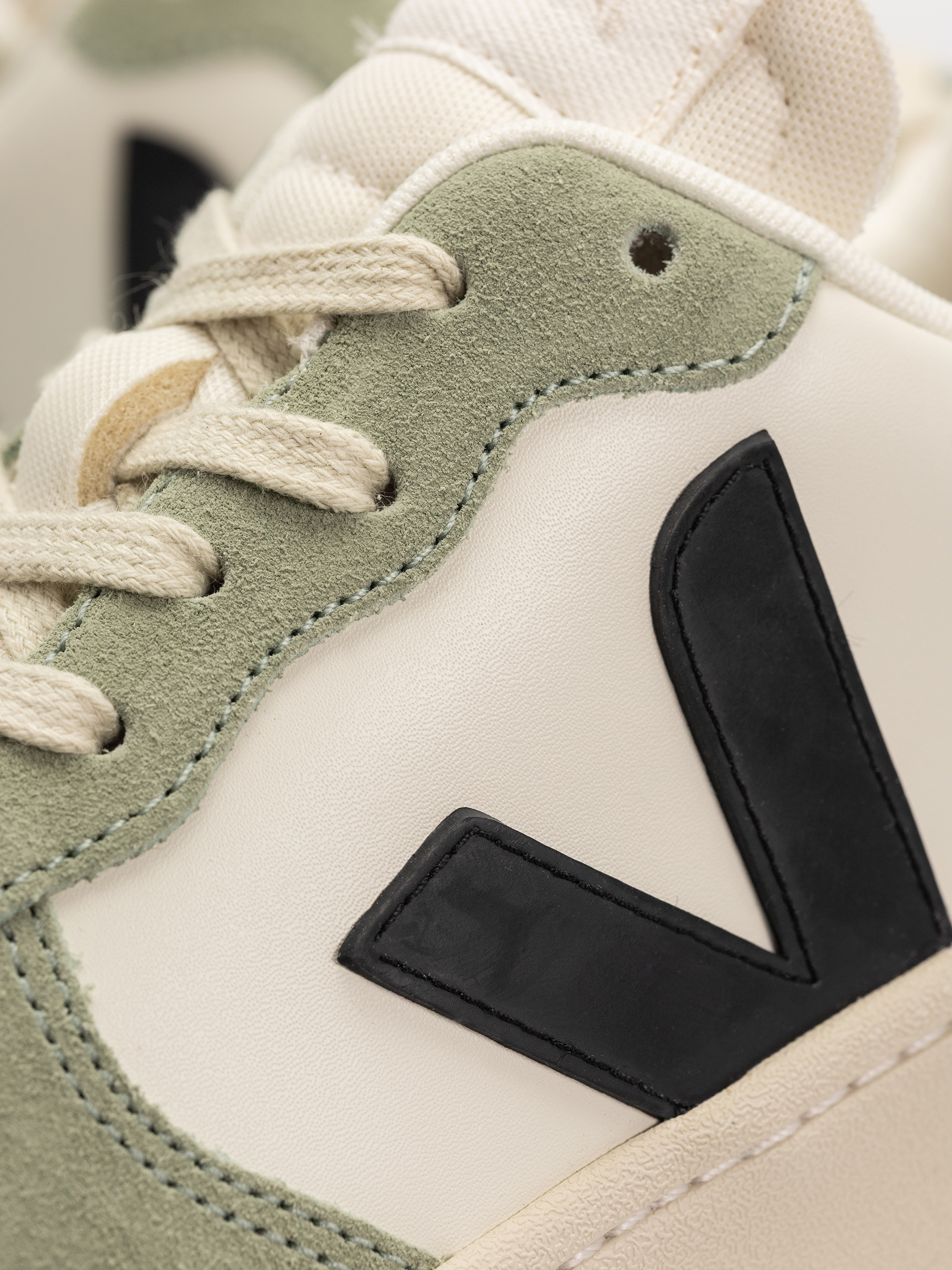 Boty Veja V-10 Wmn (pure black clay)
