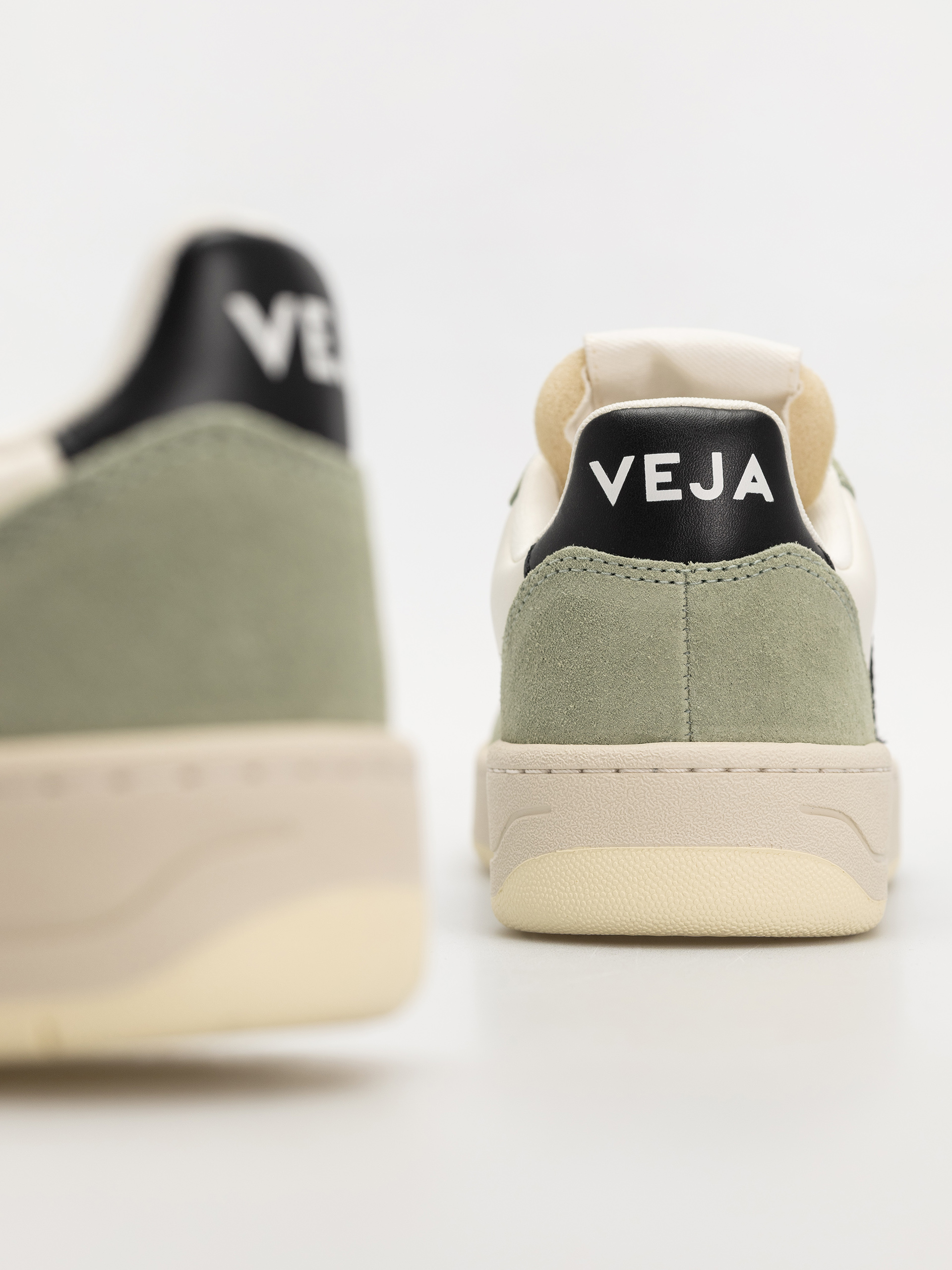 Boty Veja V-10 Wmn (pure black clay)