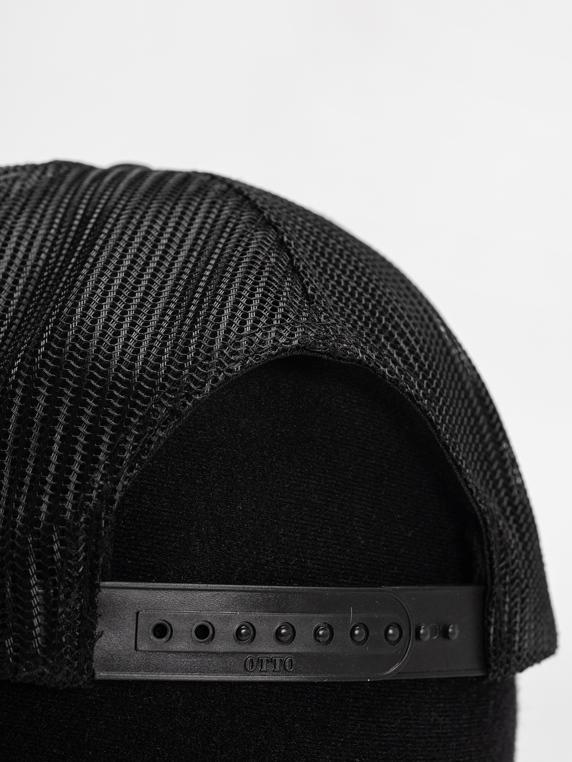 Kšiltovka  Thrasher Who Cares by Neckface Trucker (trucker)