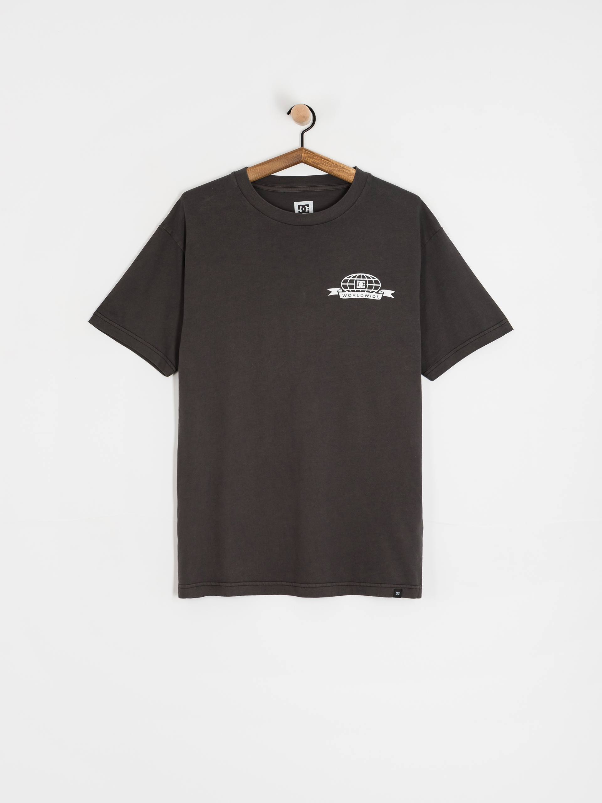 Tričko DC Stock Up (black enzyme wash)