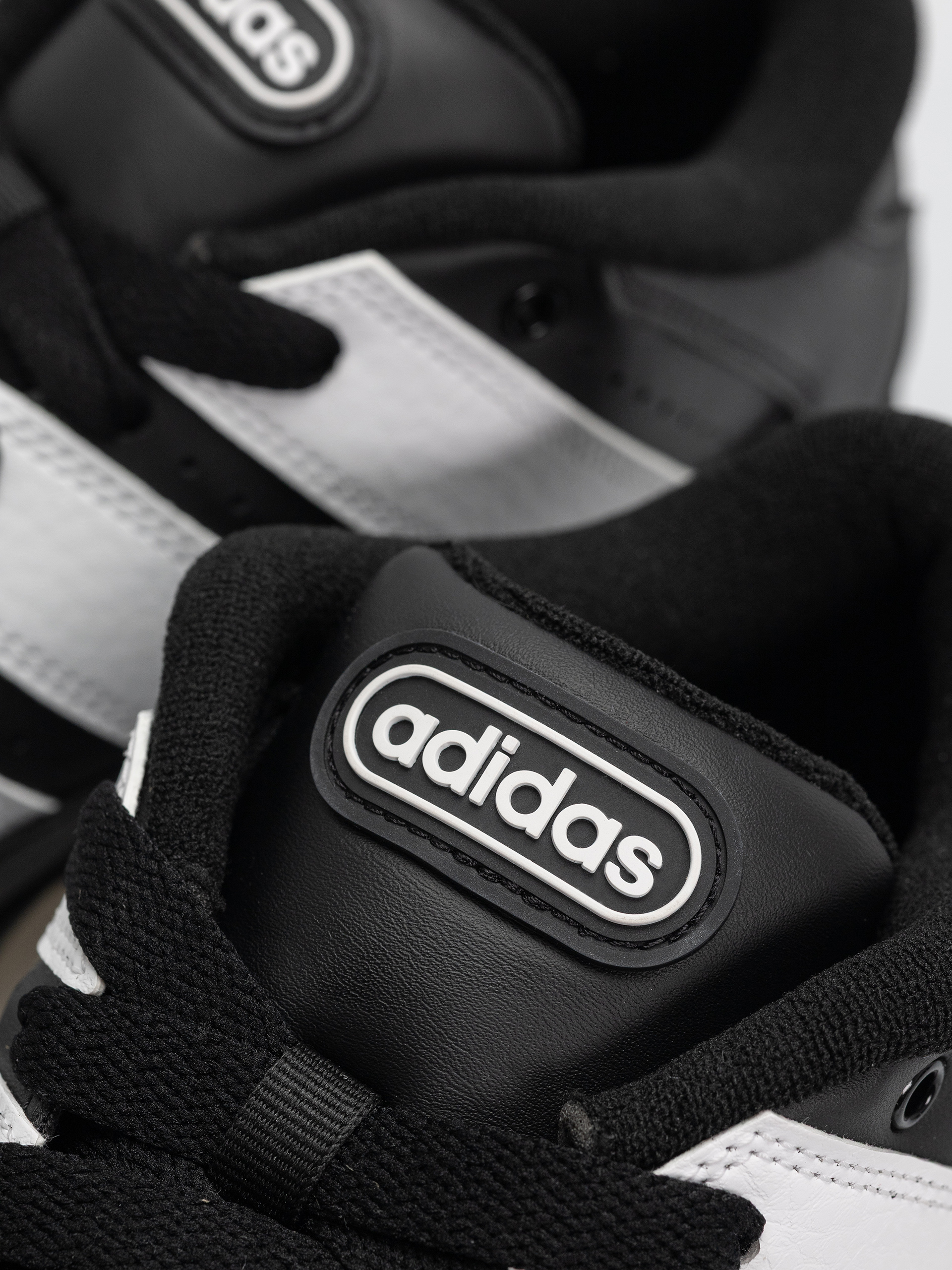 Boty adidas Break Start 2000 (cblack/ftwwht/cblack)