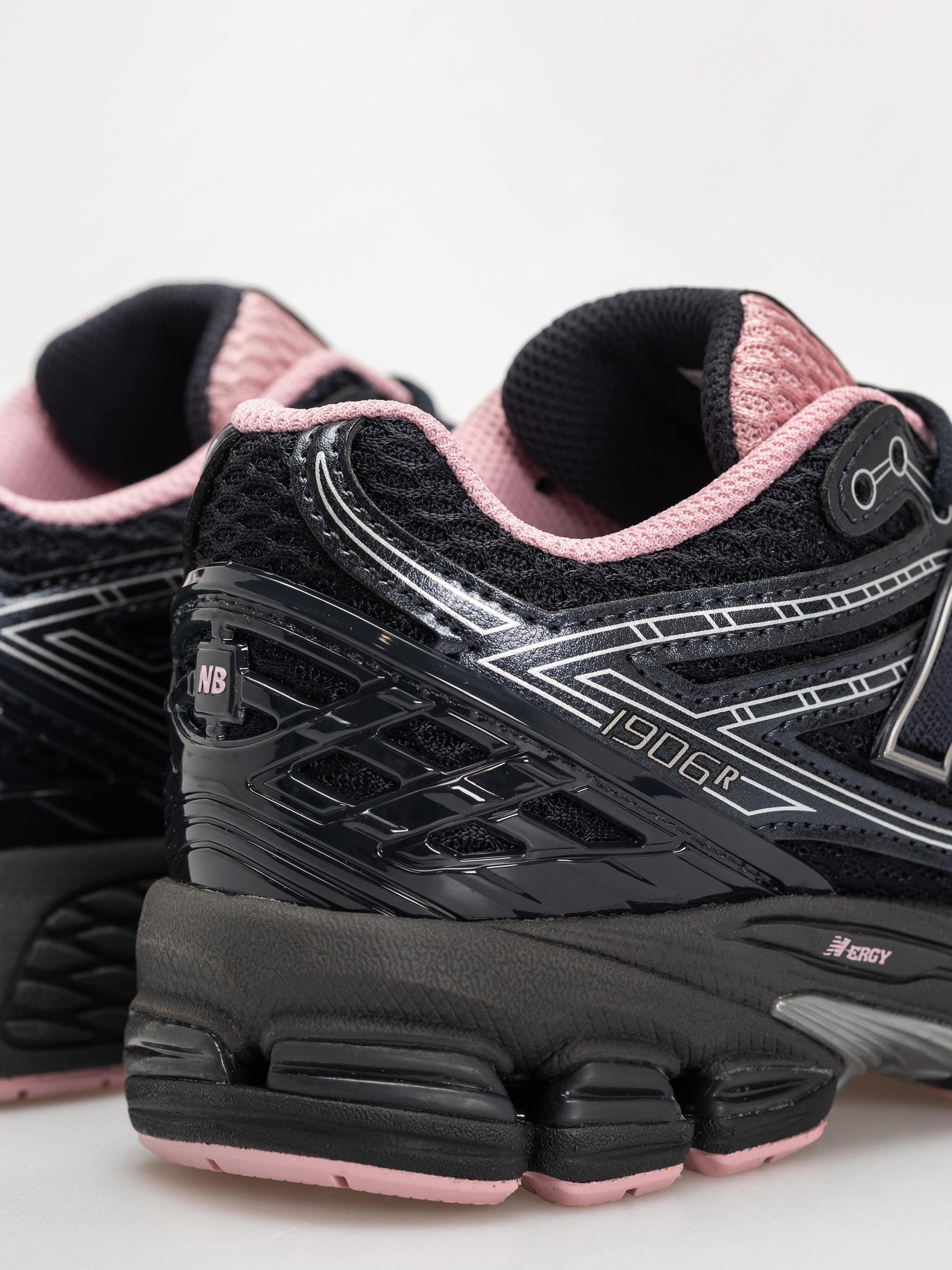 Boty New Balance 1906 JR (eclipse)