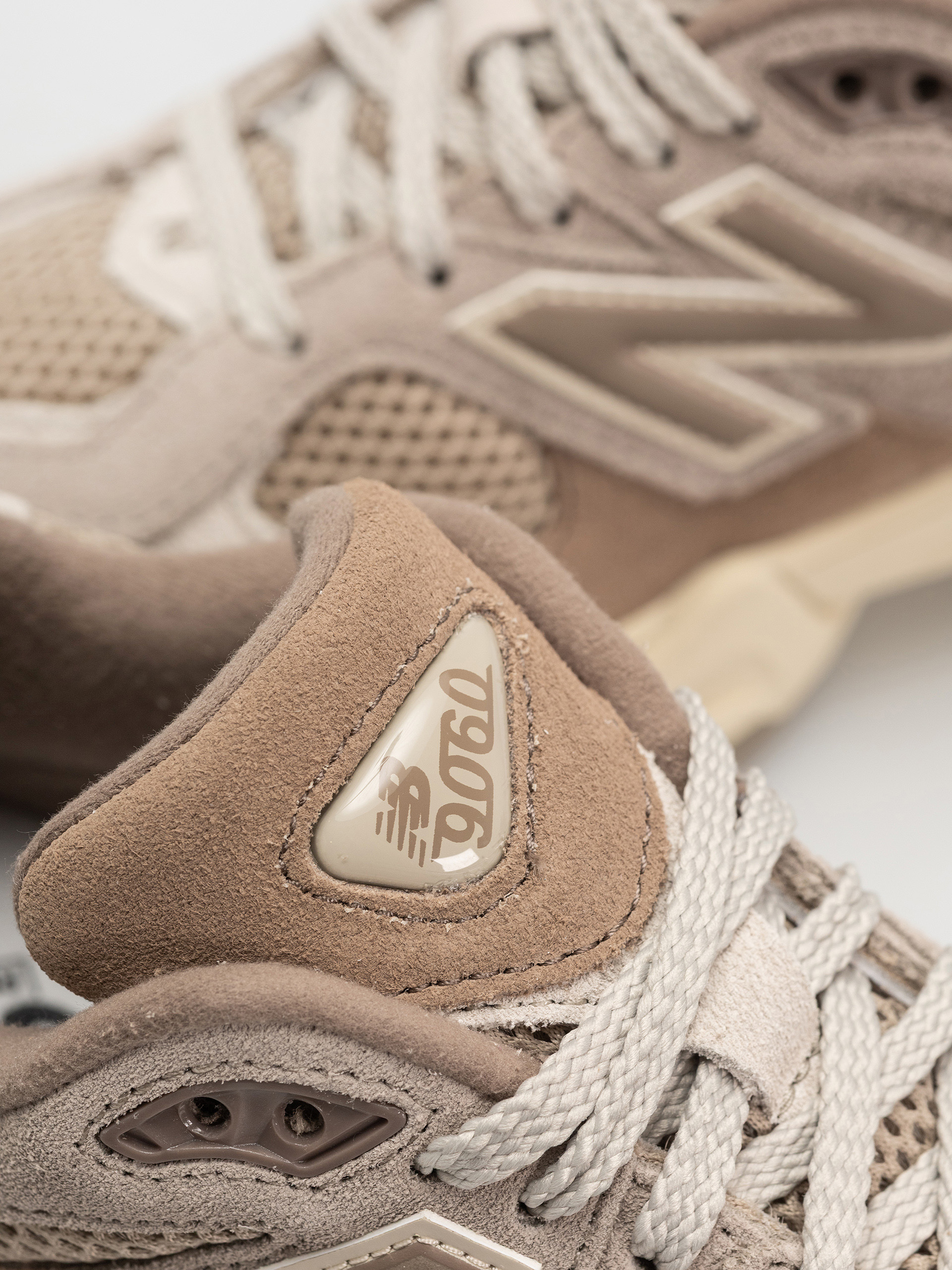 Boty New Balance 9060 JR (mushroom)