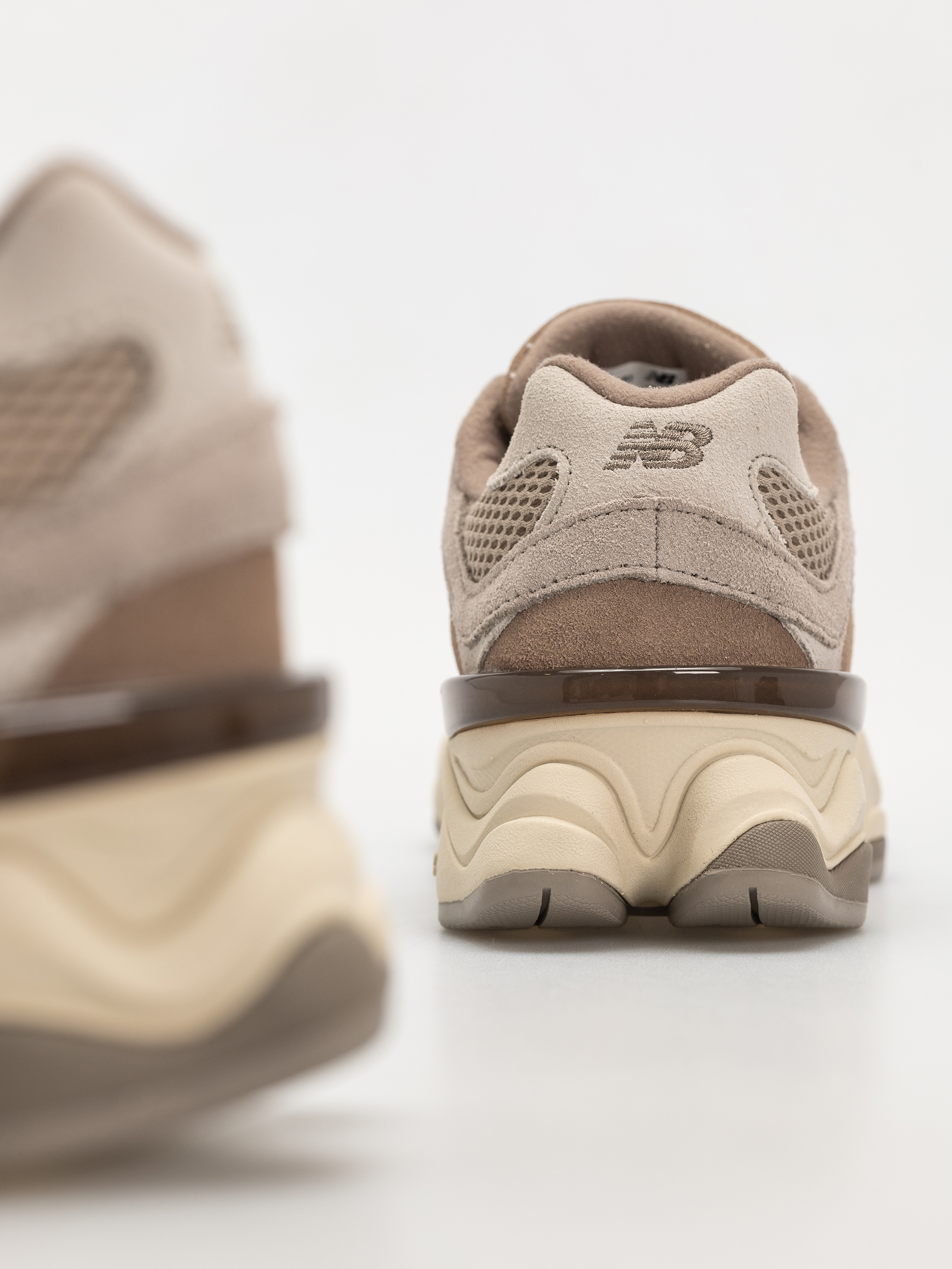 Boty New Balance 9060 JR (mushroom)