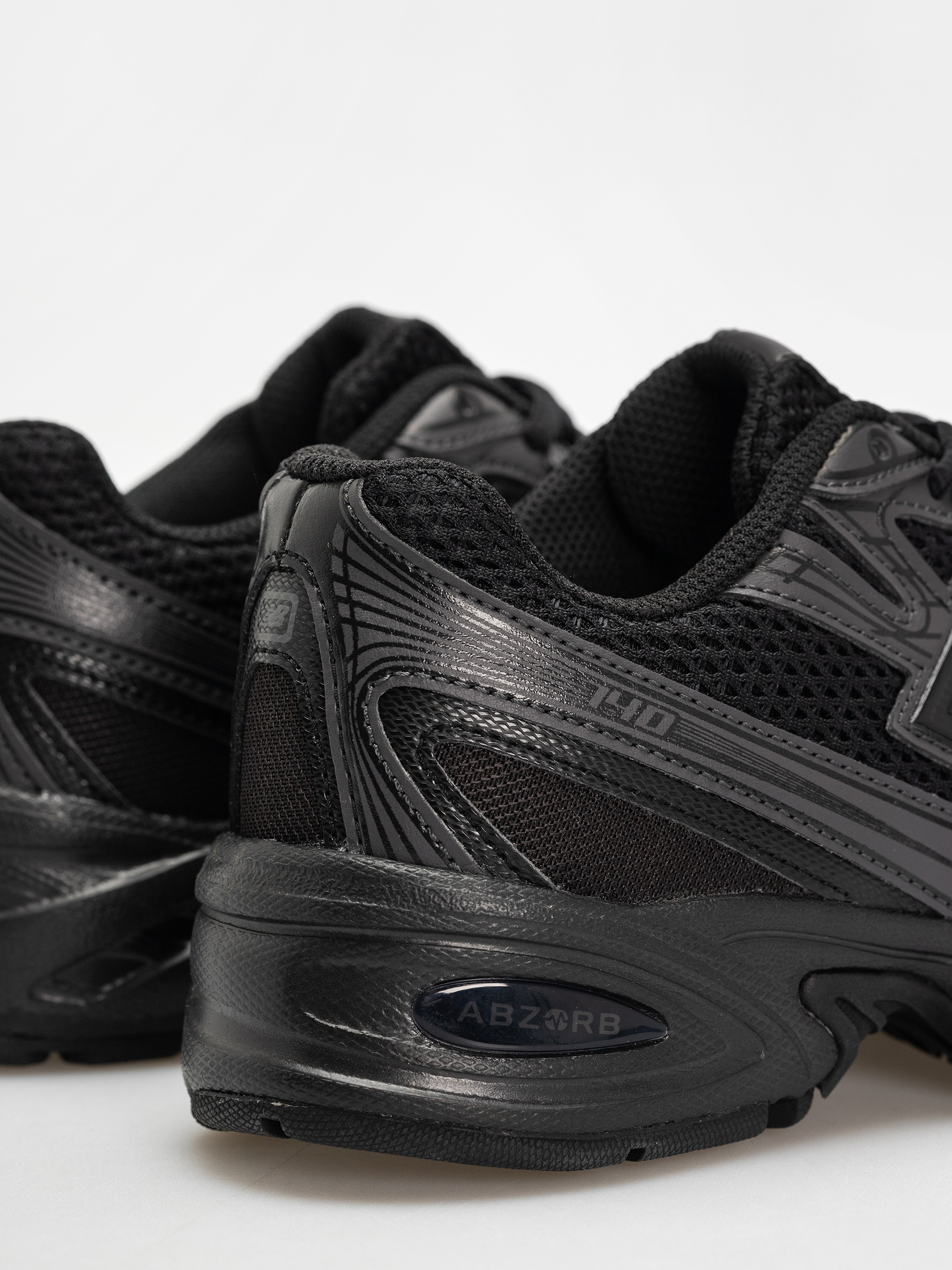 Boty New Balance 740 JR (black cement)