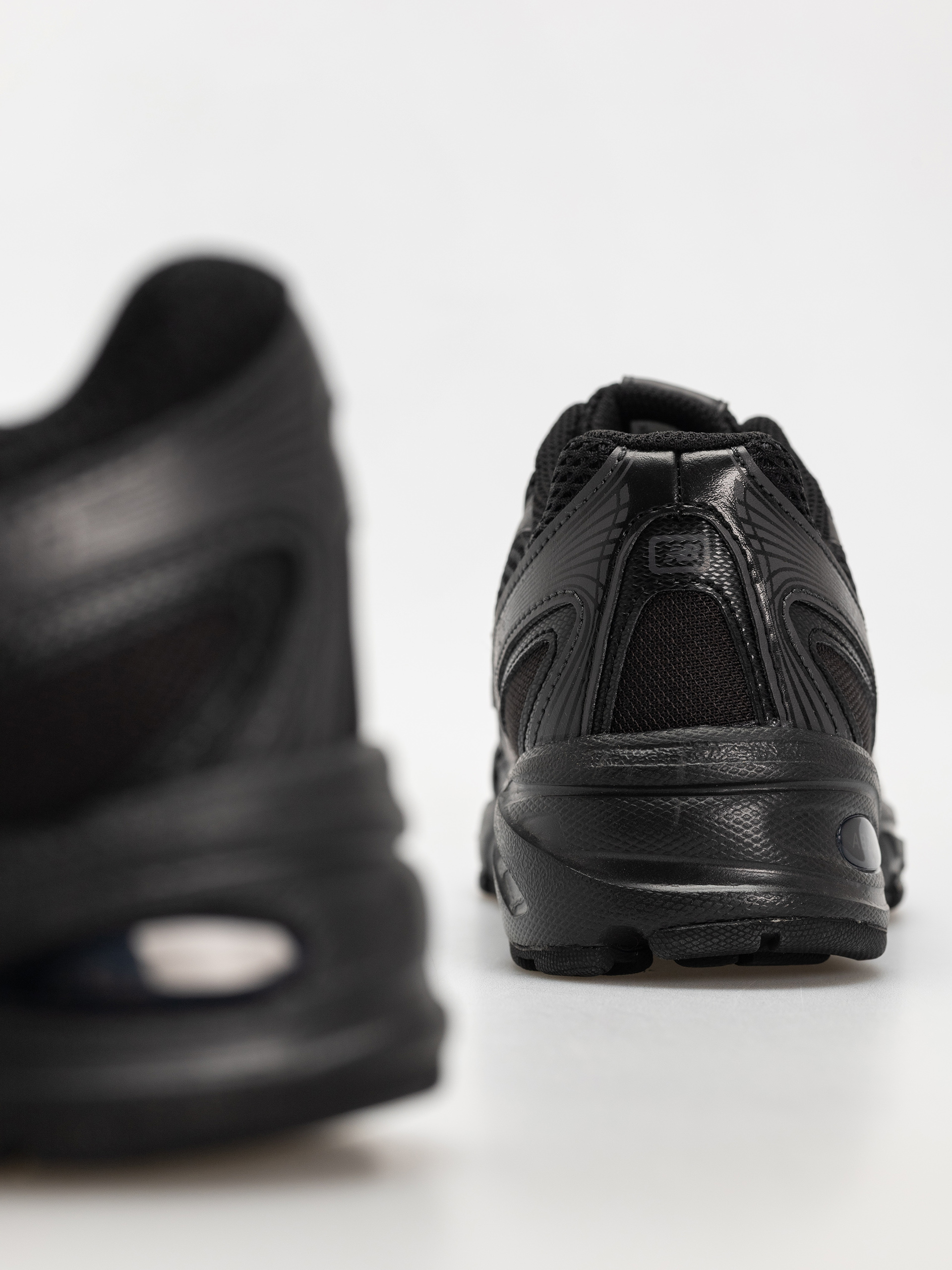 Boty New Balance 740 JR (black cement)