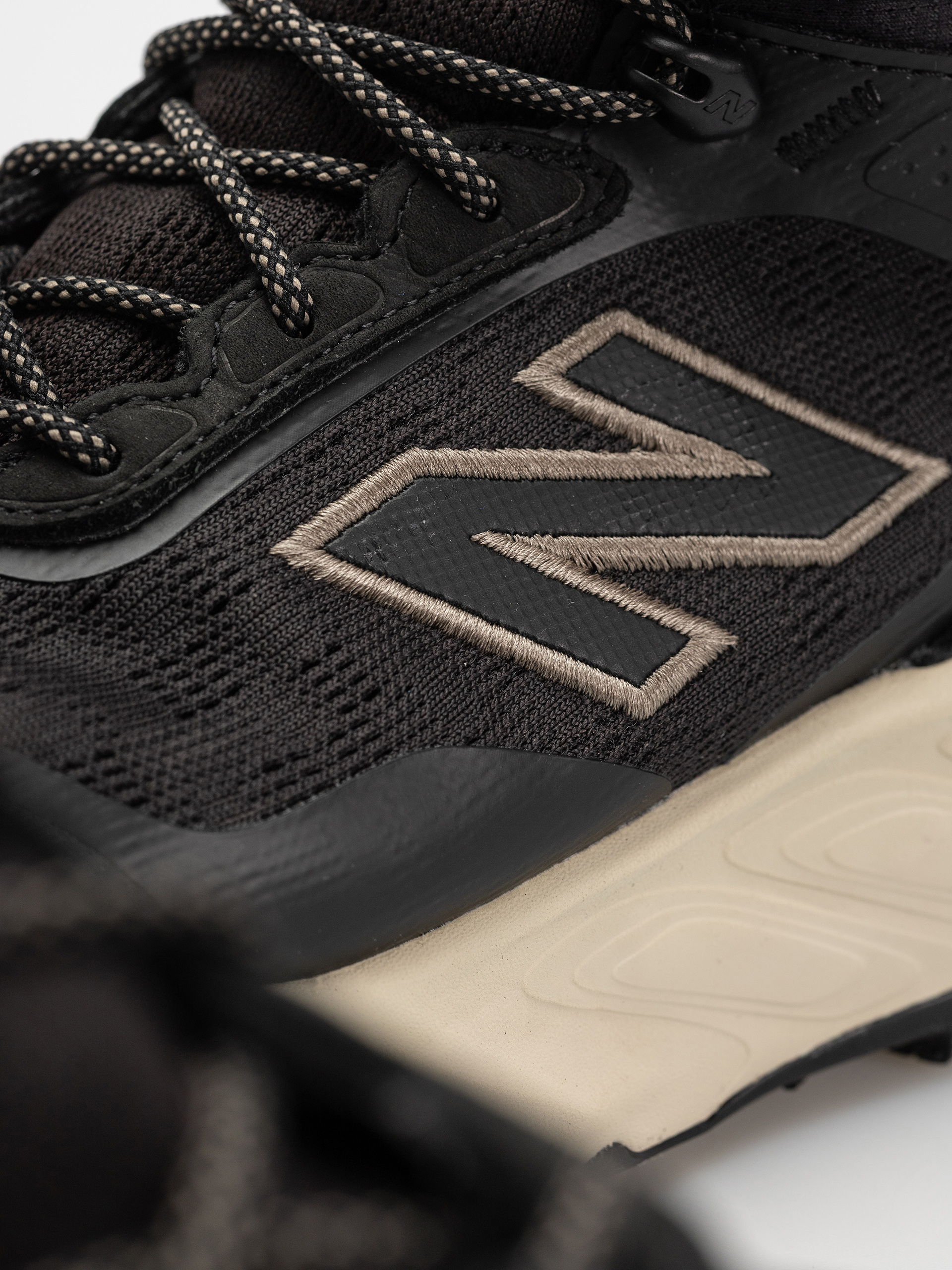 Boty New Balance Fresh Foam X Hierro V9 Hiker Gore-Tex (black)