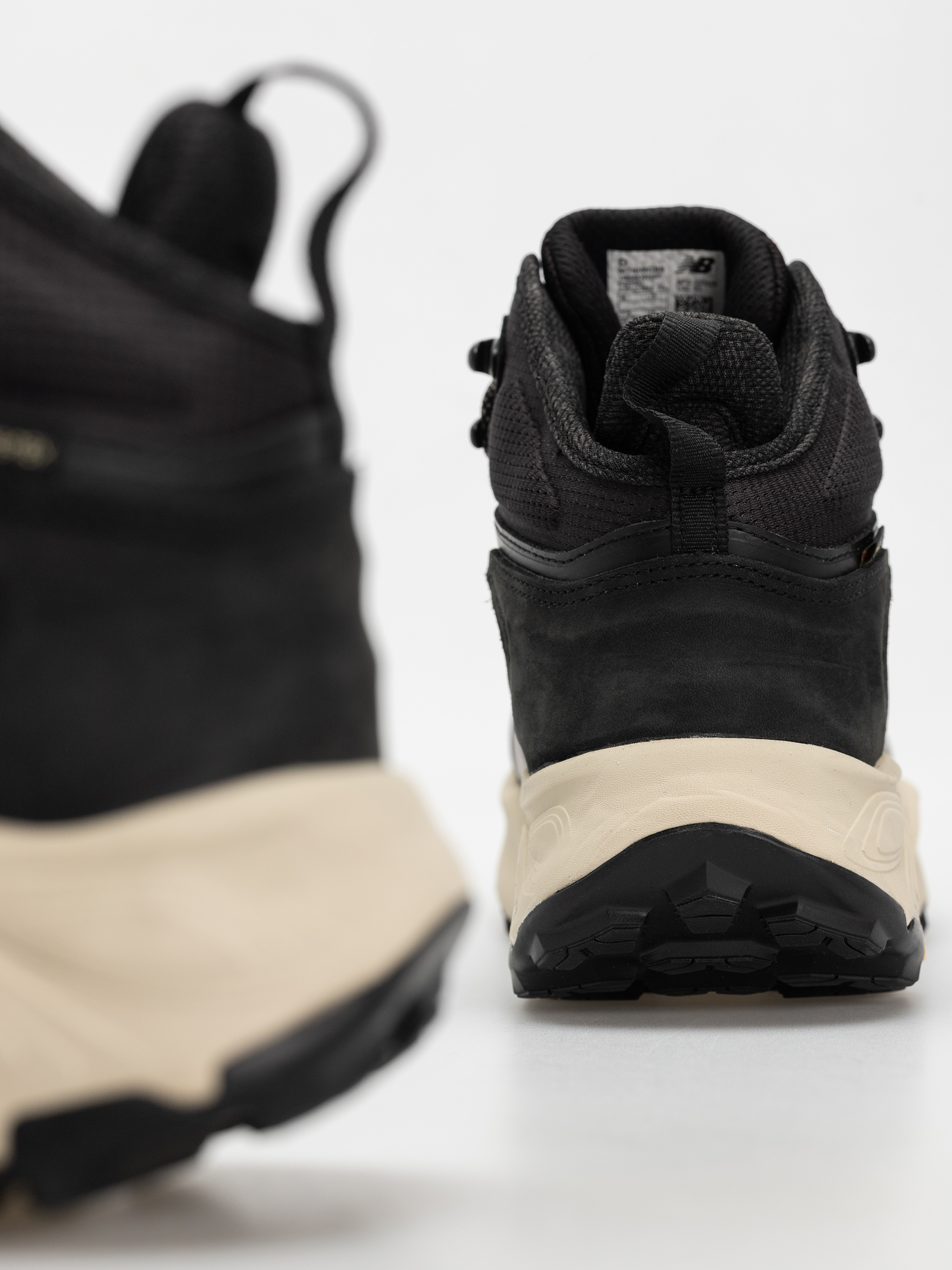 Boty New Balance Fresh Foam X Hierro V9 Hiker Gore-Tex (black)