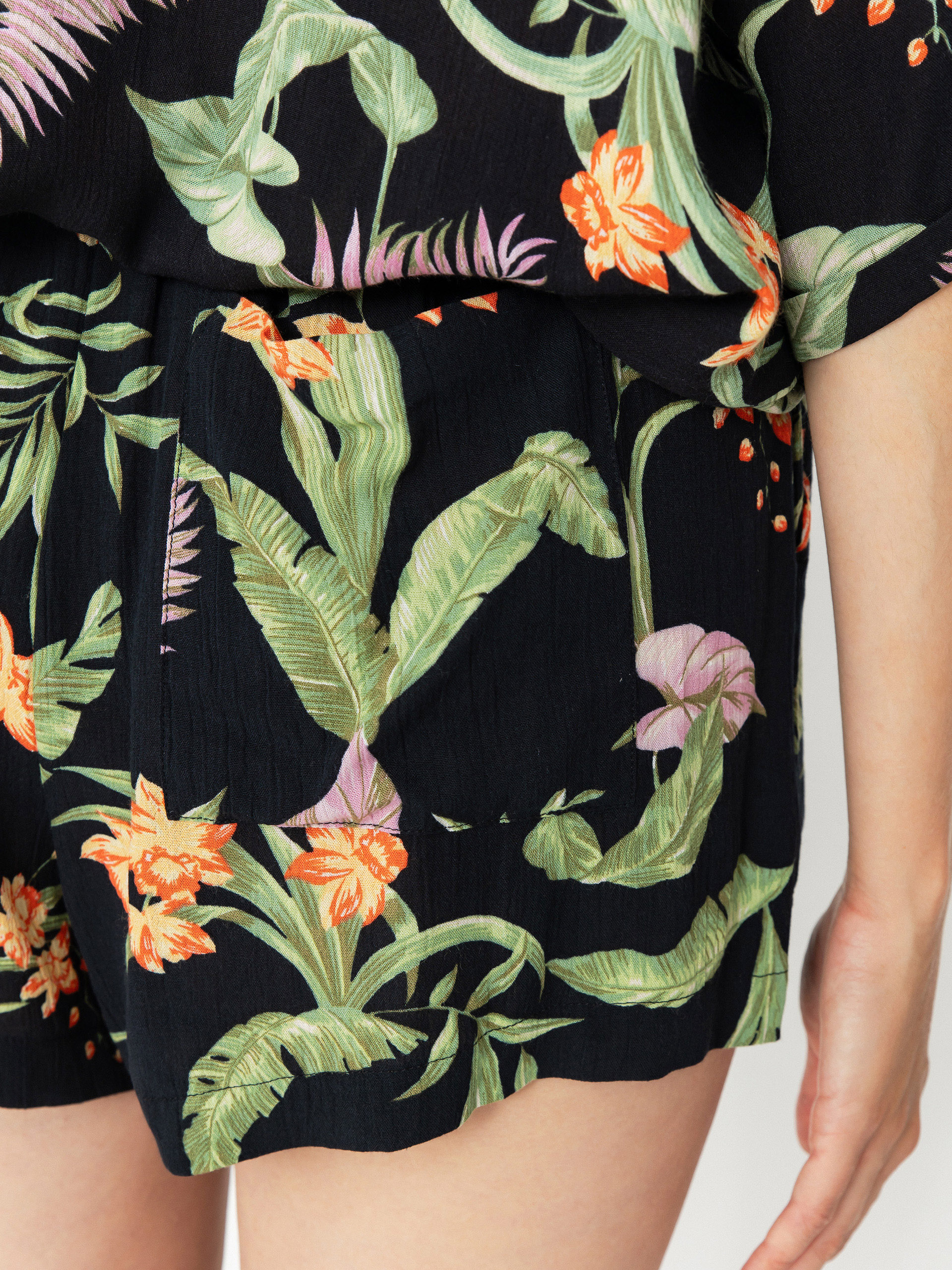 Kraťasy Roxy Lekeitio Break High Printed Cr Wmn (anthracite island escape)