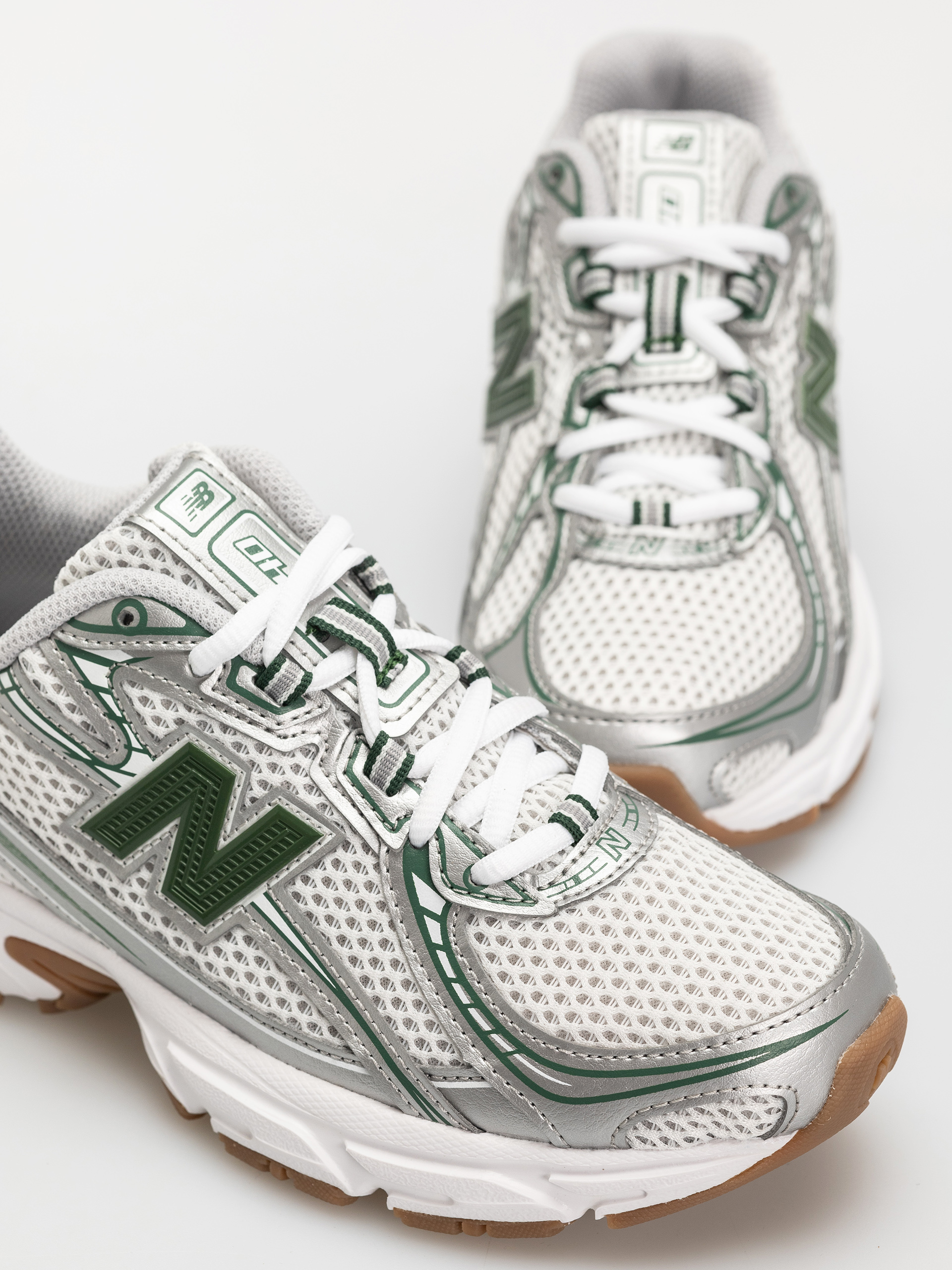 Boty New Balance 740 JR (silver metallic)