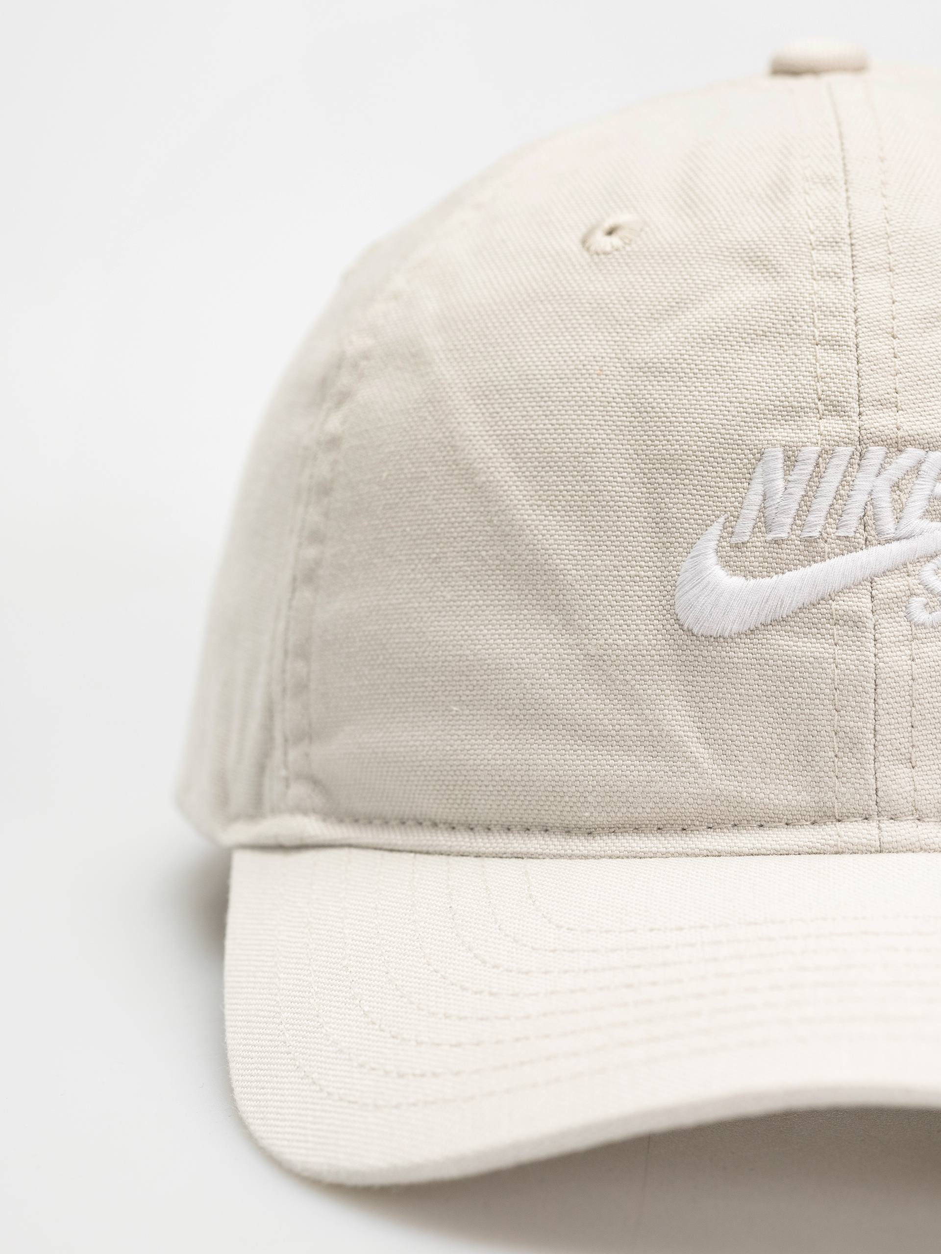 Kšiltovka  Nike SB Club (light bone/white)