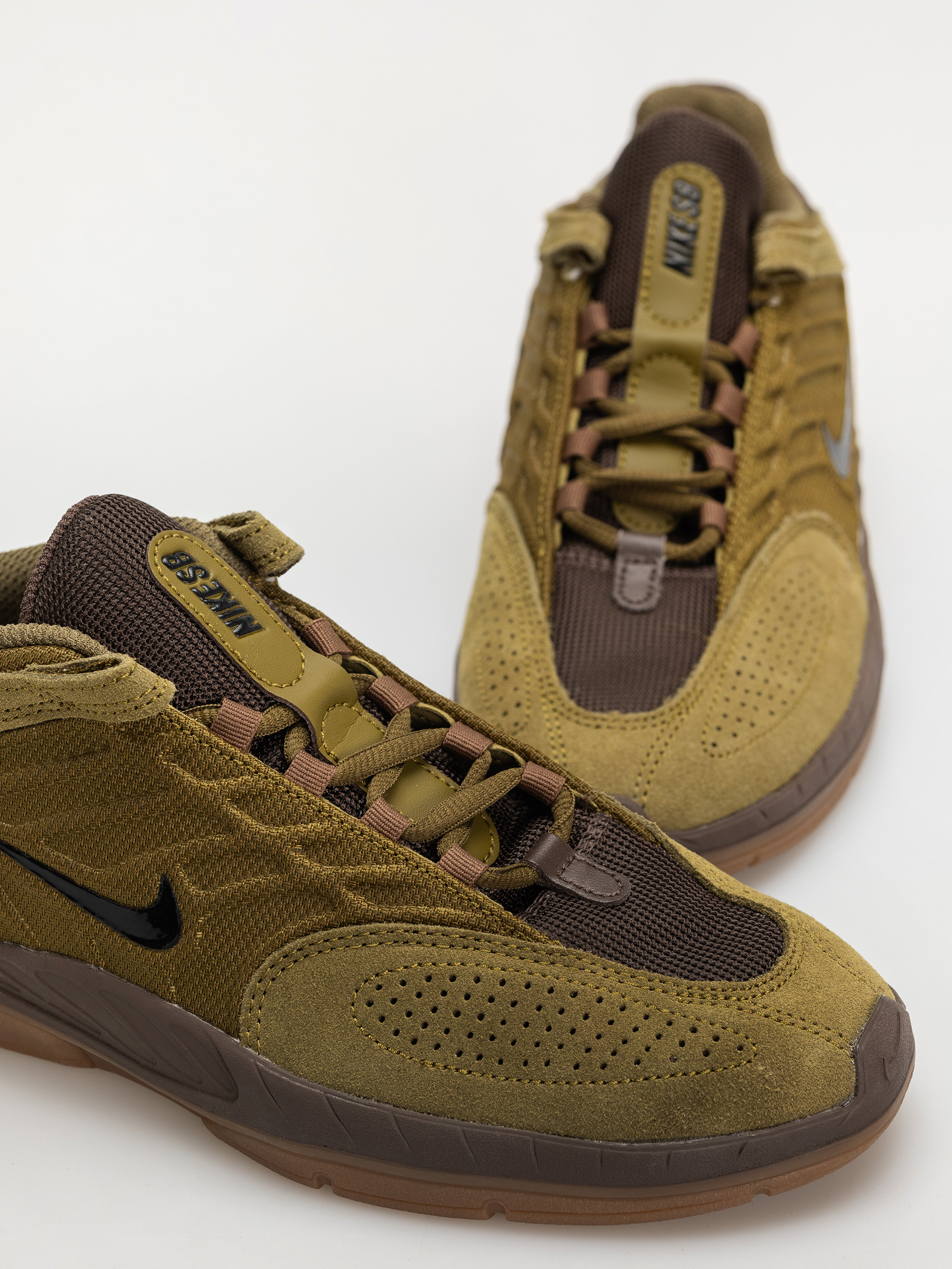 Boty Nike SB Vertebrae (olive flak/black baroque brown)