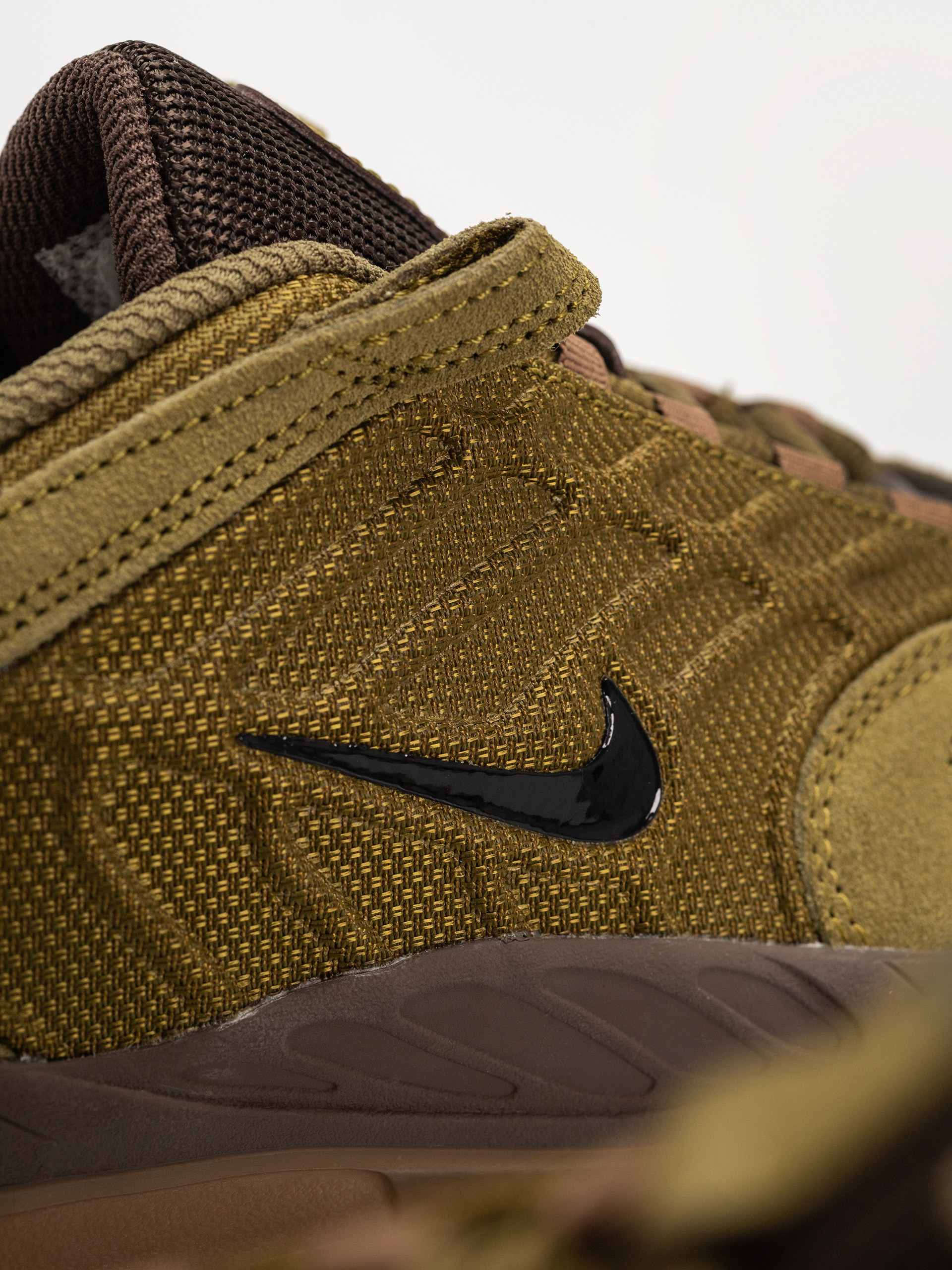 Boty Nike SB Vertebrae (olive flak/black baroque brown)