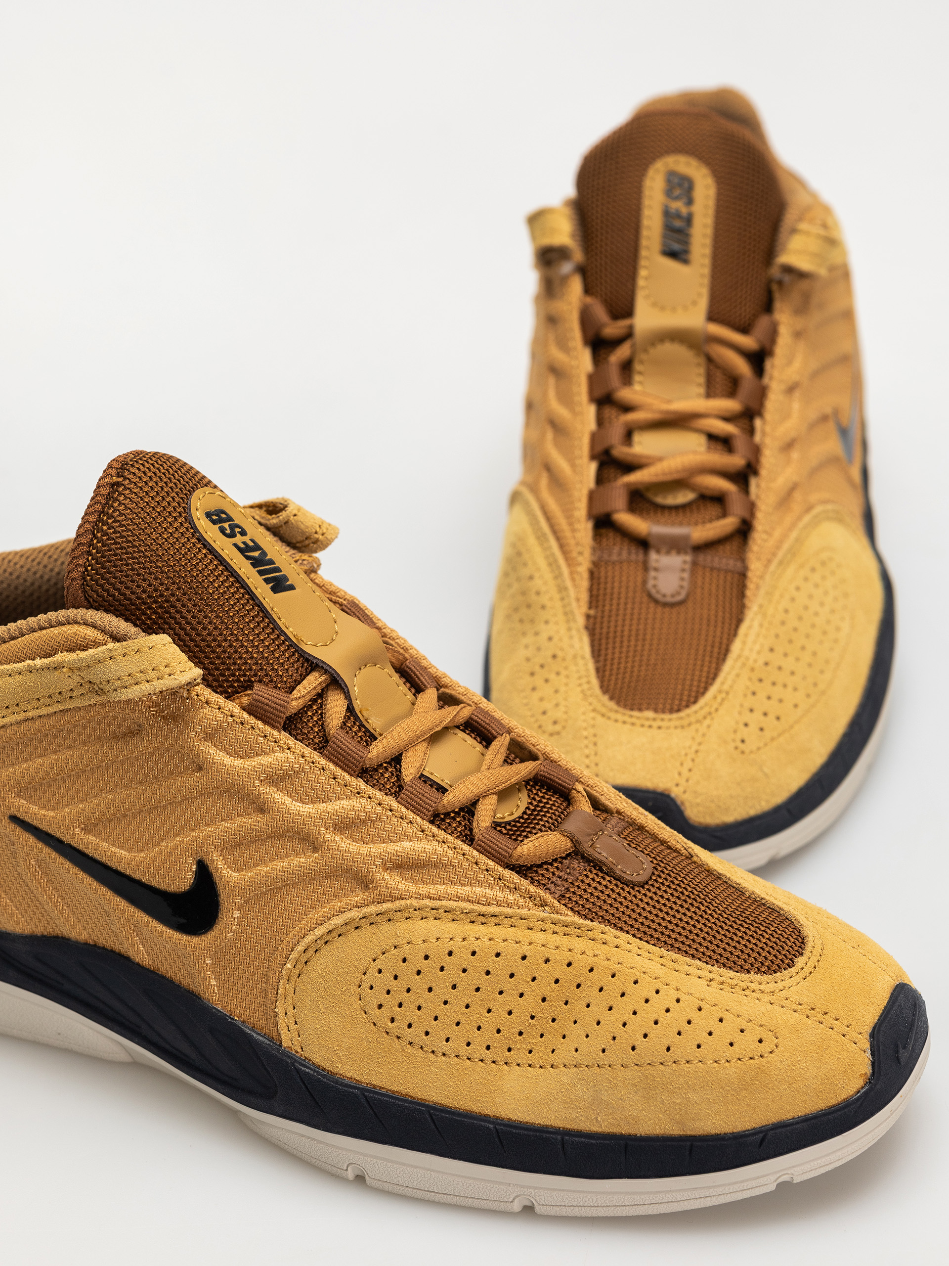 Boty Nike SB Vertebrae (wheat/black lt british tan obsidian)