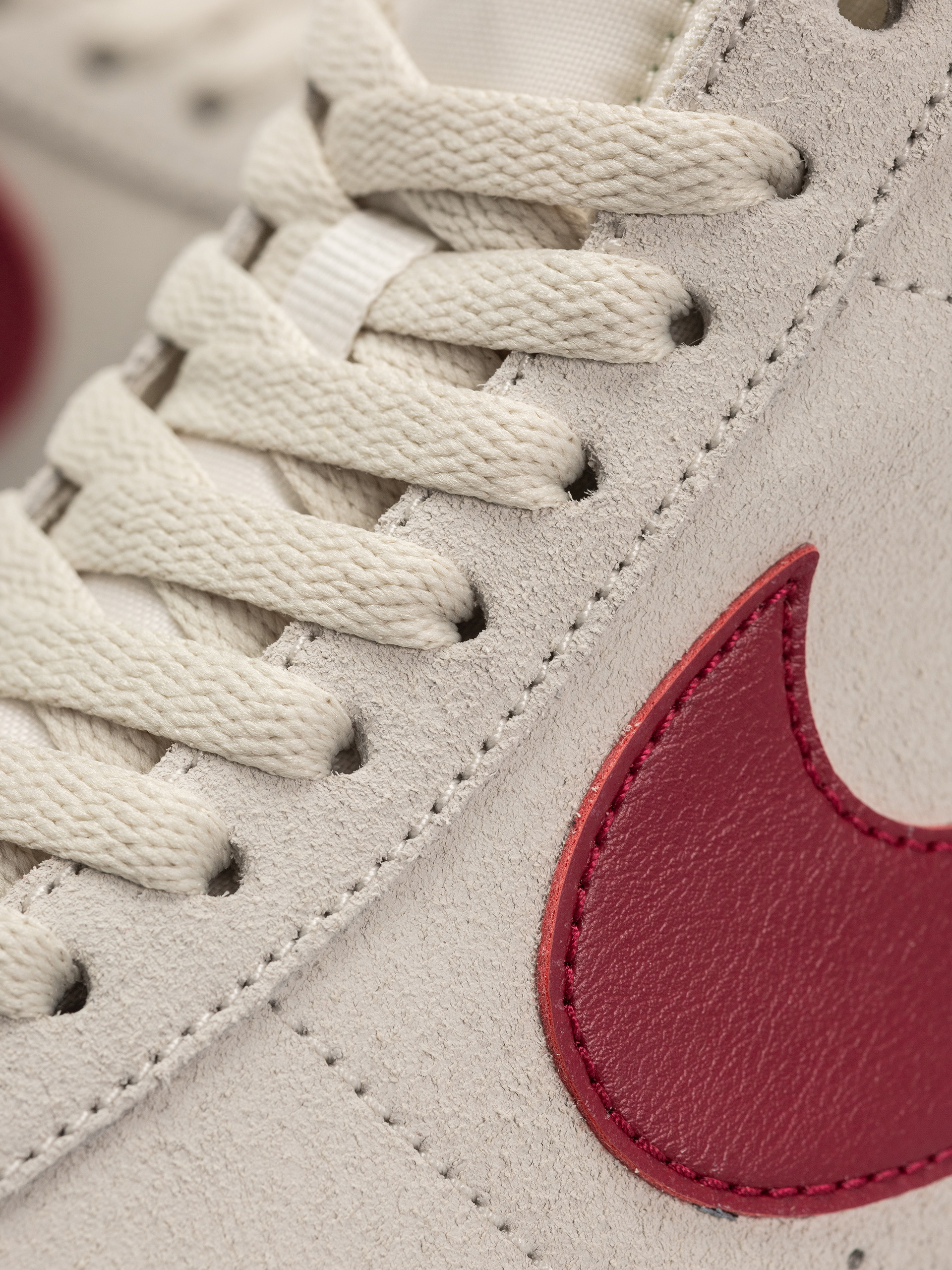 Boty Nike SB Zoom Blazer Mid (pale ivory/noble red silt red white)