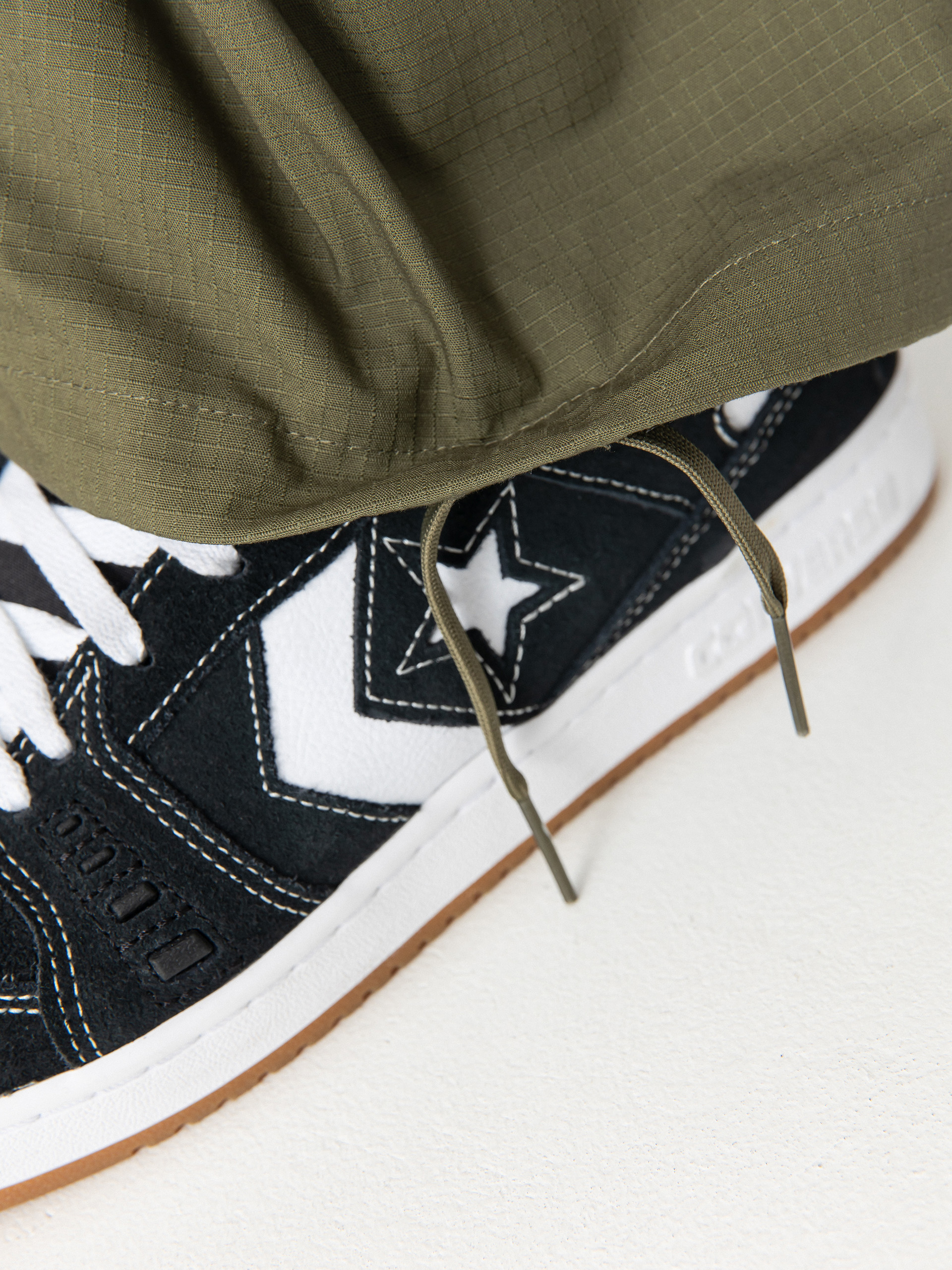 Kalhoty Nike SB Federation Agnostic Overalls (medium olive/white)