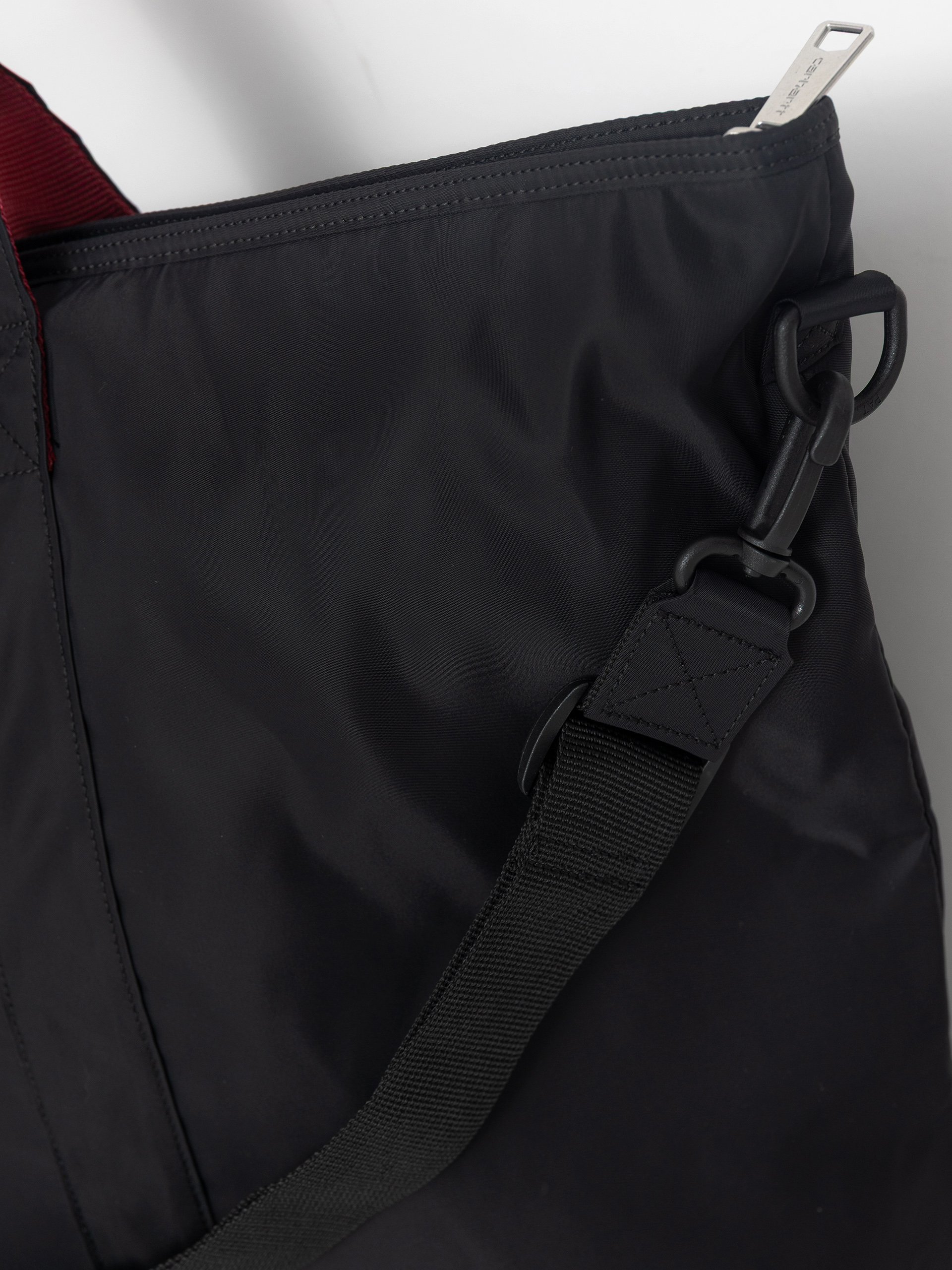 Kabelka Carhartt WIP Alumni Tote (black/scarlet)