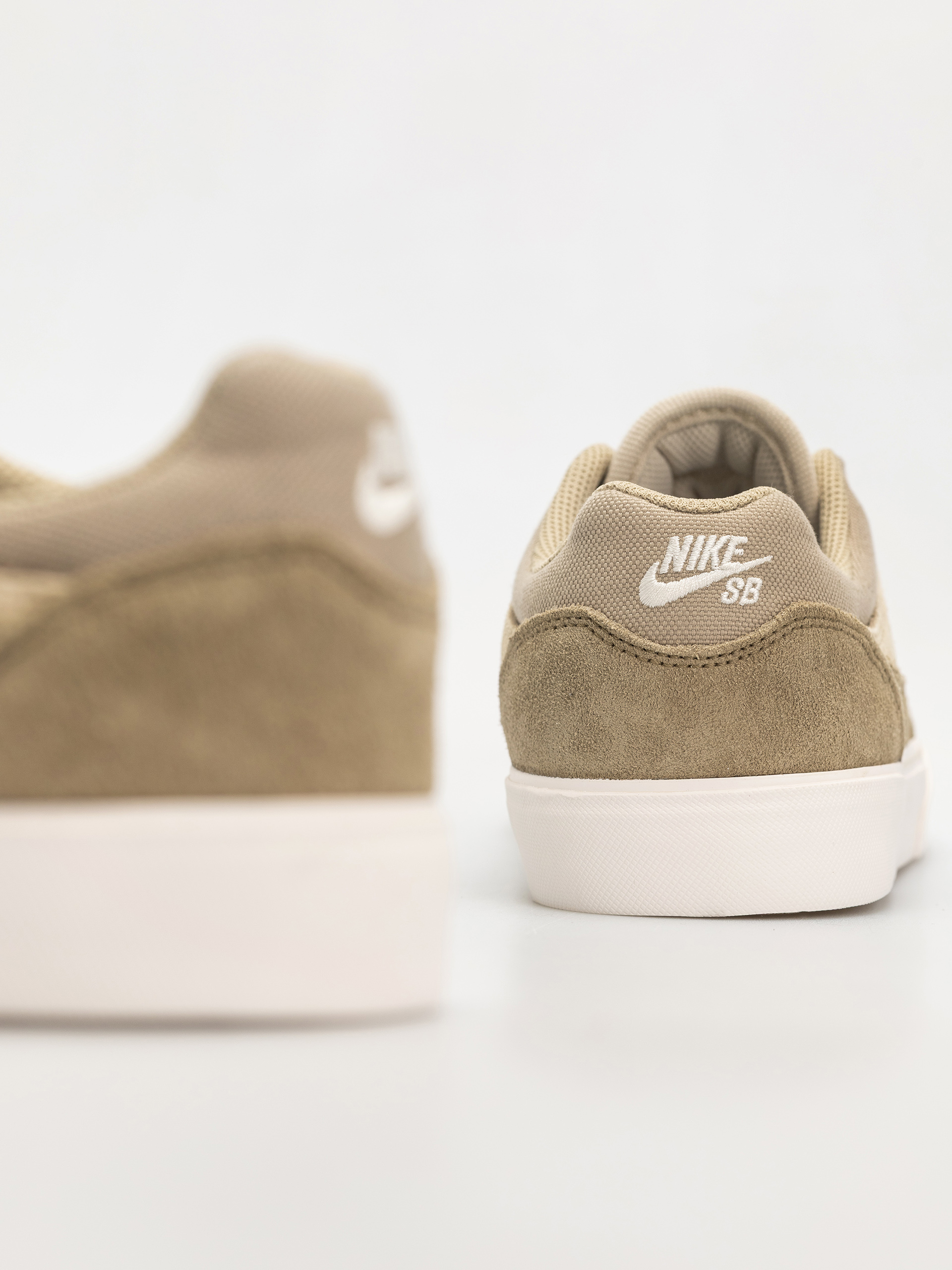Boty Nike SB Malor (lt khaki/pale ivory neutral olive)