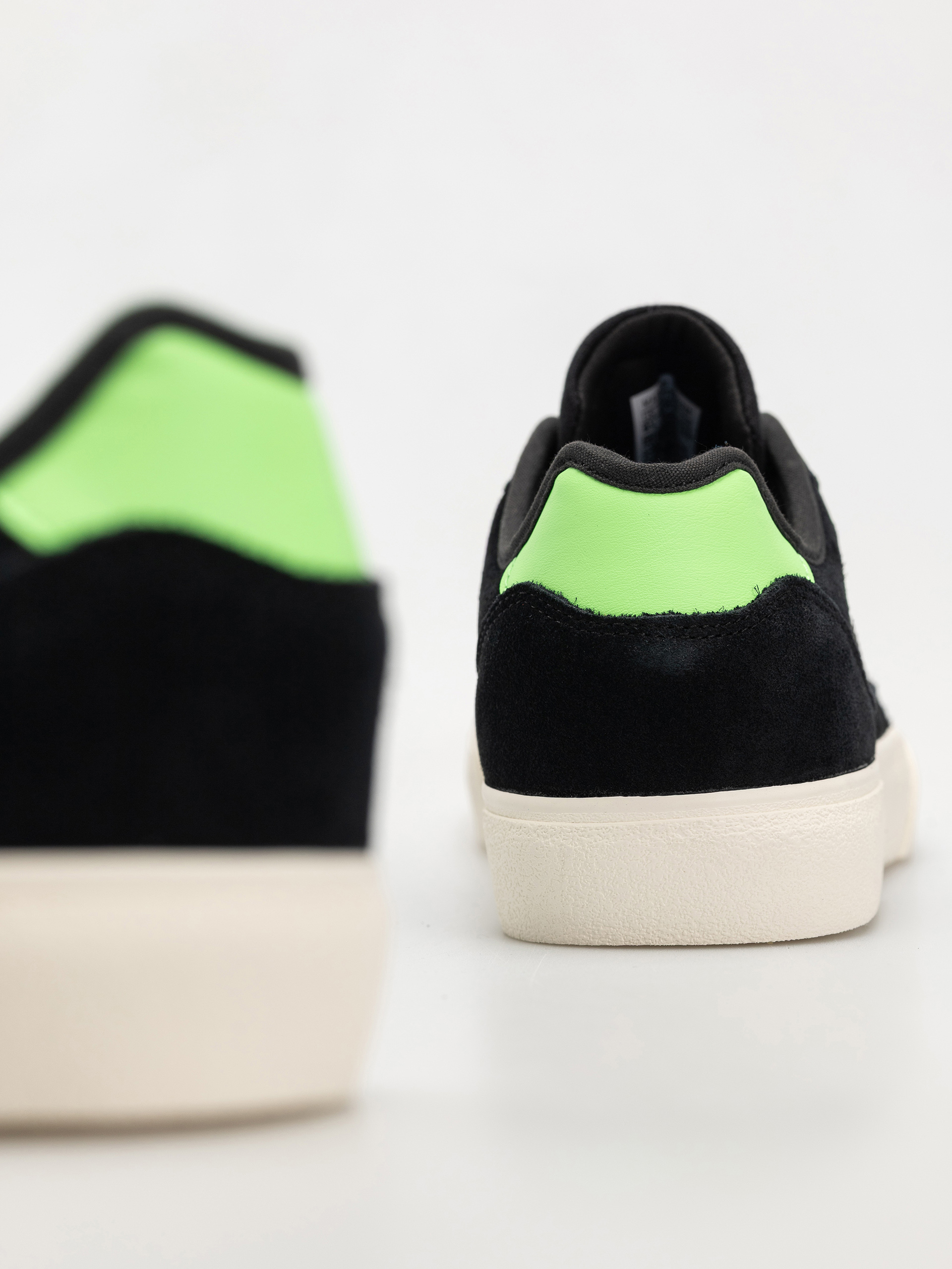 Boty adidas Court Tns Premiere (cblack/carbon/limbur)