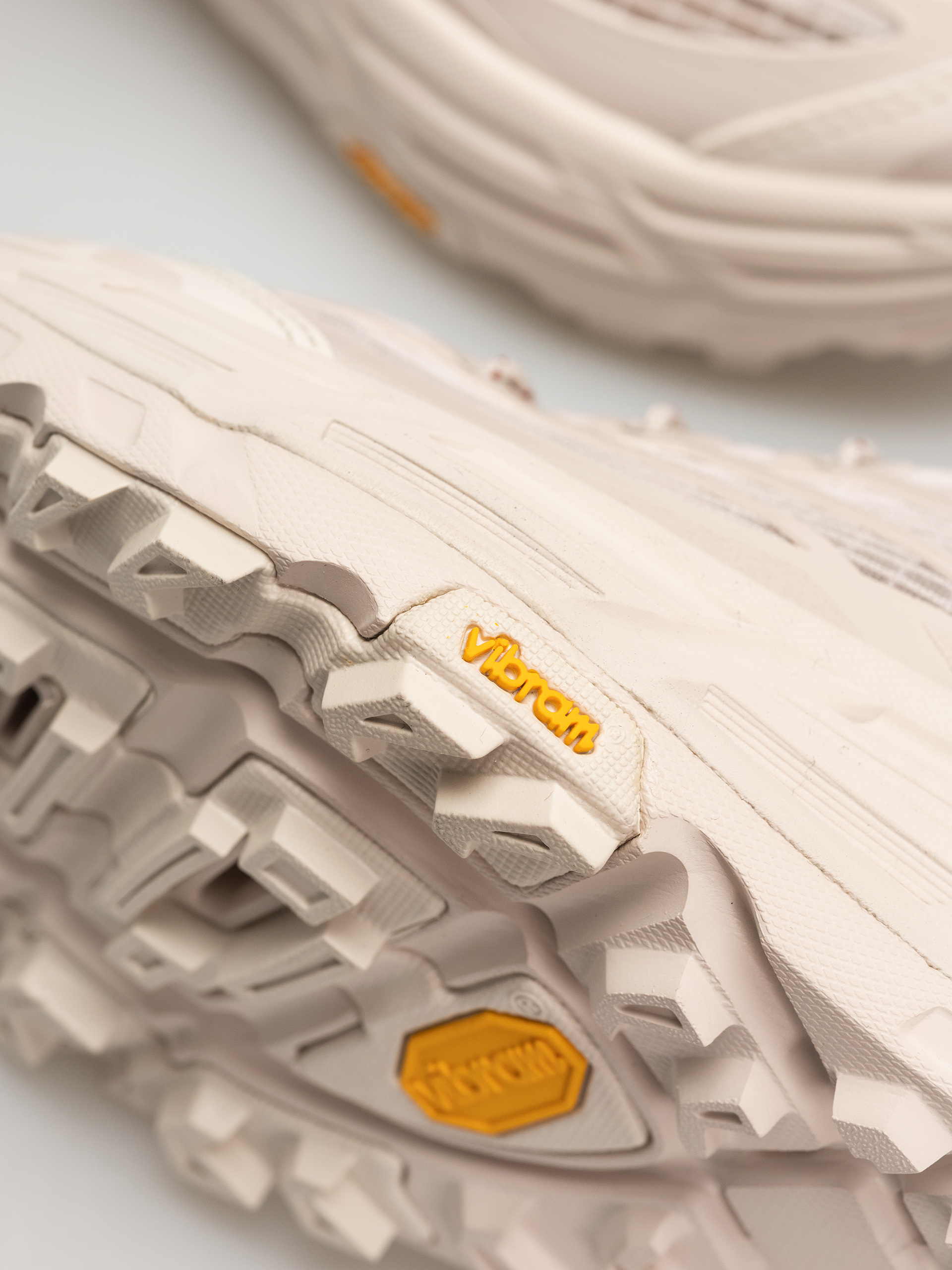 Boty Hoka Mafate Three 2 Grid (rose cream stucco)