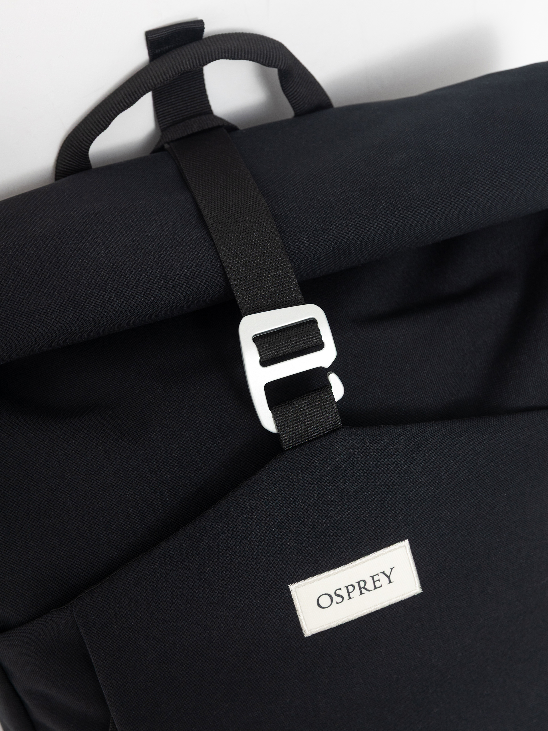 Batoh Osprey Arcane Roll Top Pack (black)