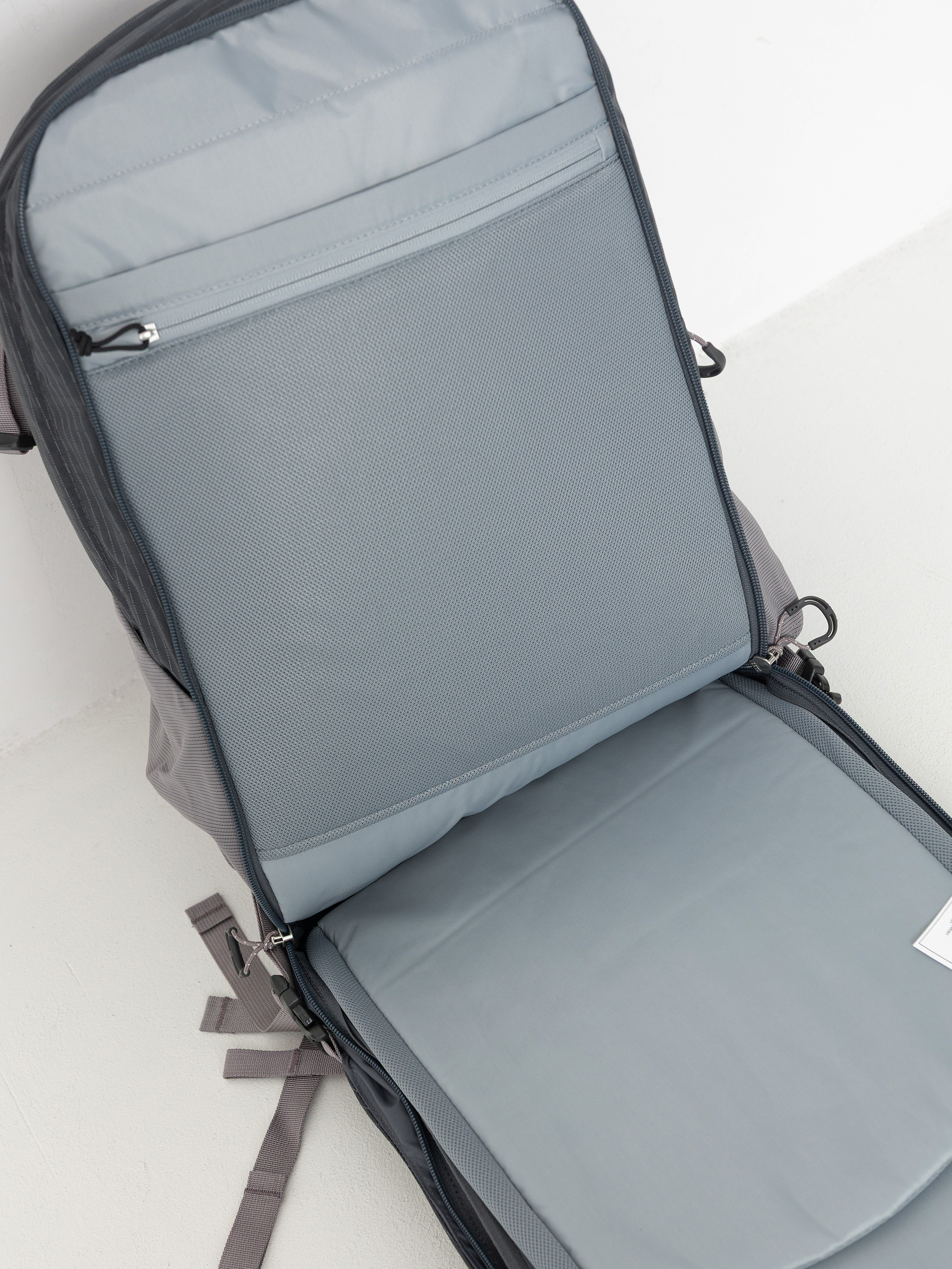 Batoh Osprey Nebula (tungsten/soundwave grey heather)