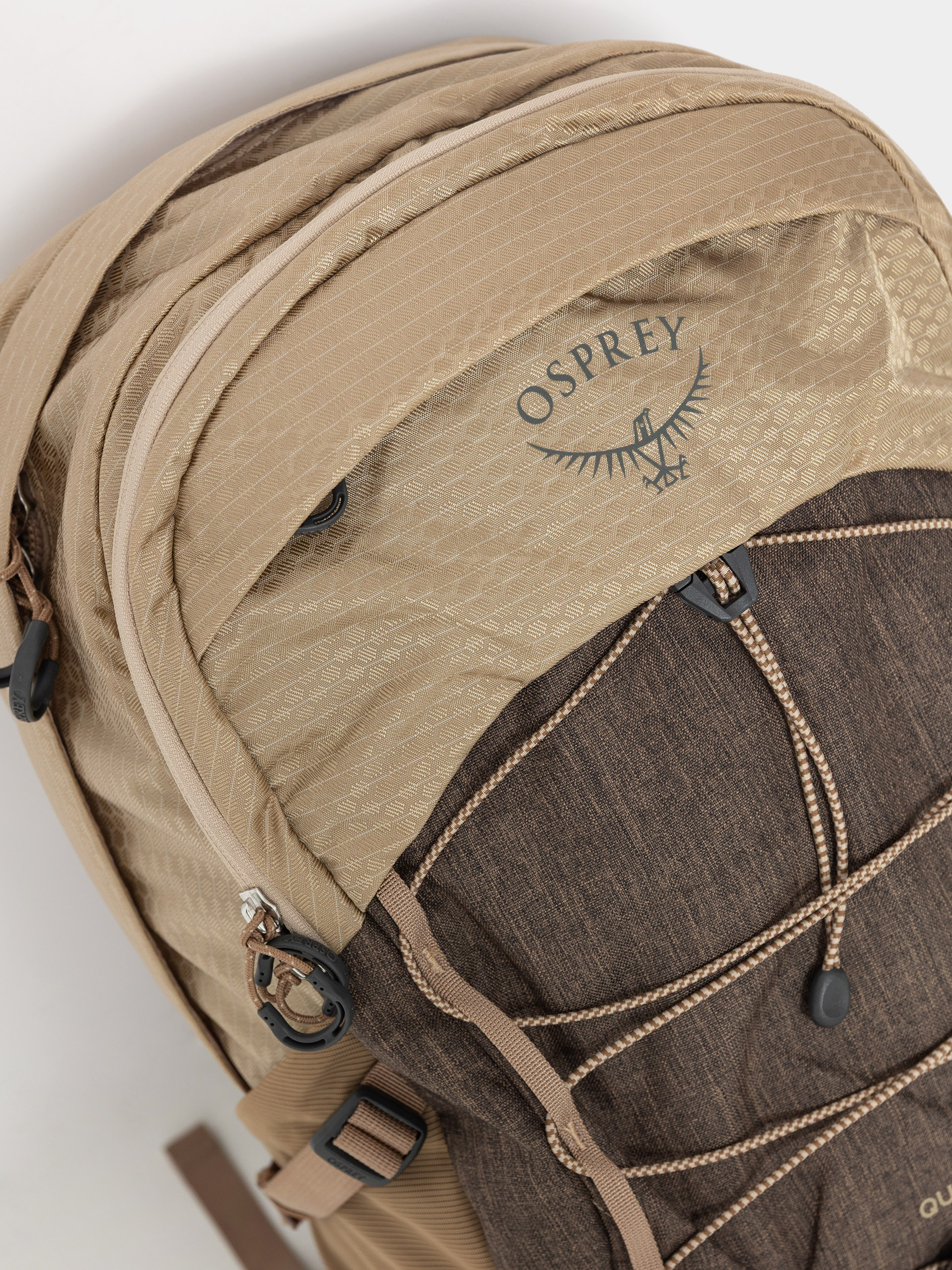 Batoh Osprey Quasar (alpaca tan/latte brown heather)