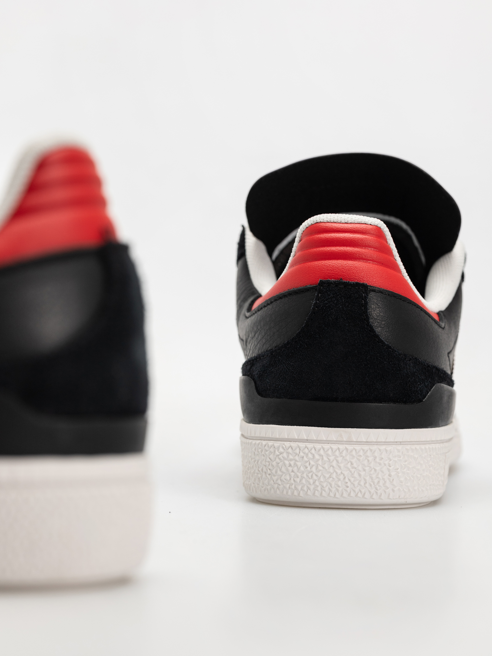 Boty adidas Busenitz (cblack/betsca/ftwwht)