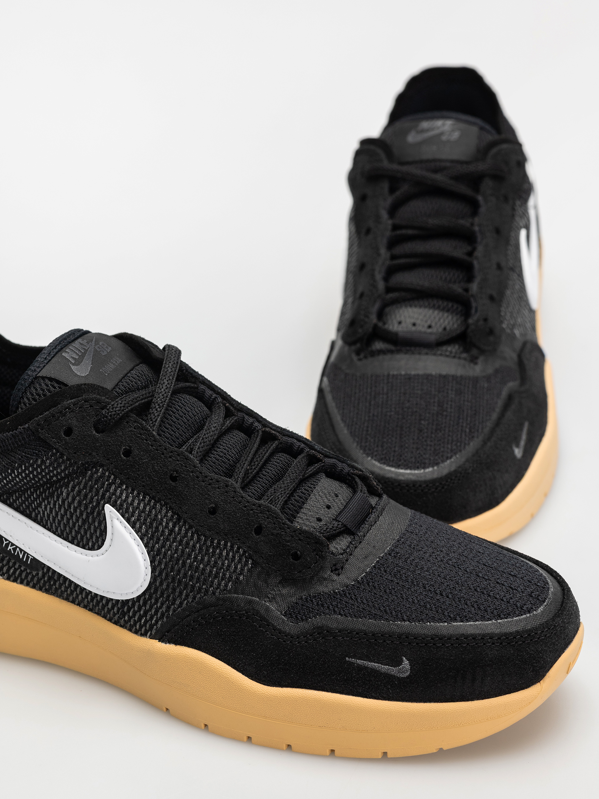 Boty Nike SB Ps8 (black/white anthracite gum yellow)
