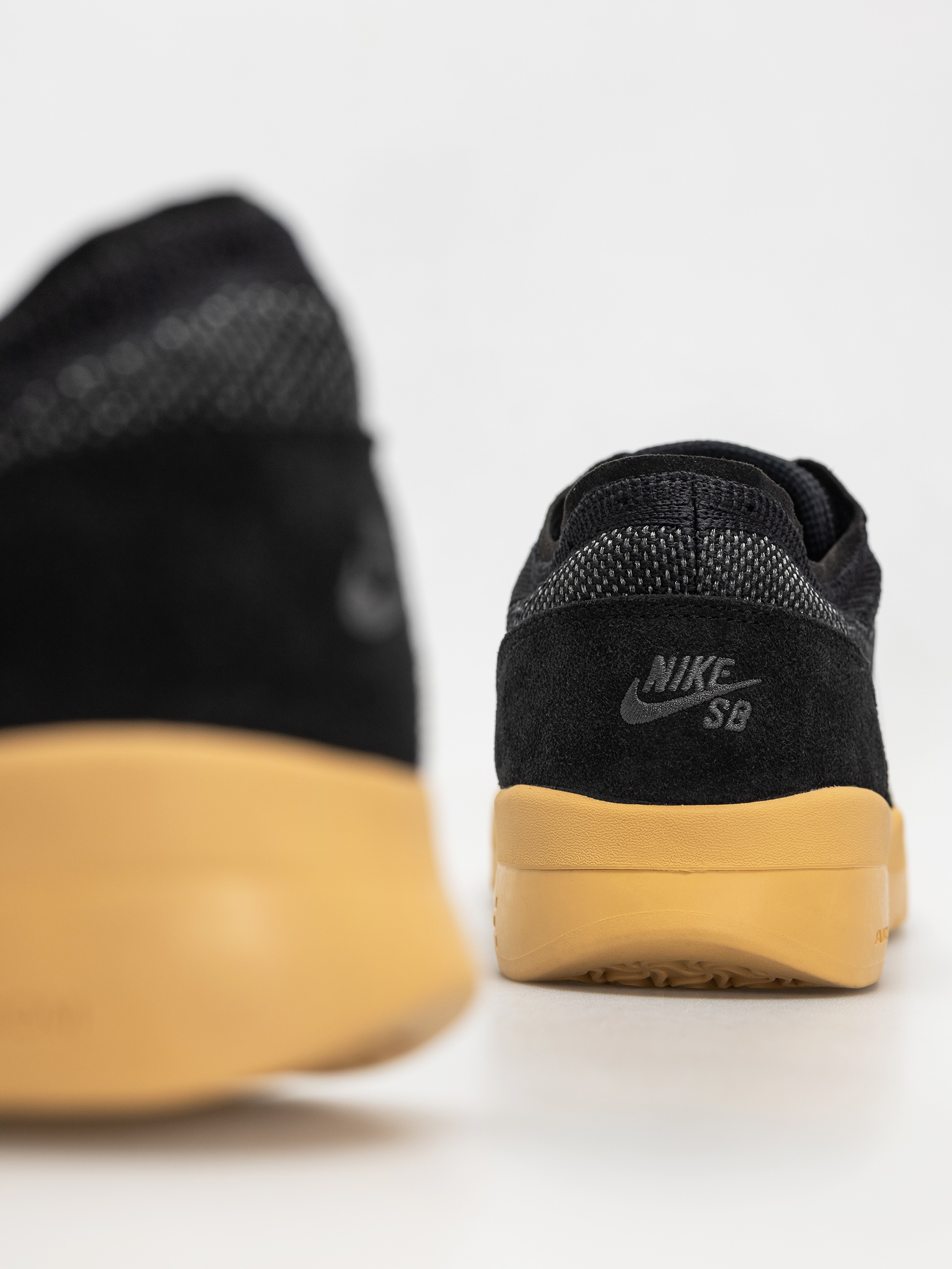 Boty Nike SB Ps8 (black/white anthracite gum yellow)