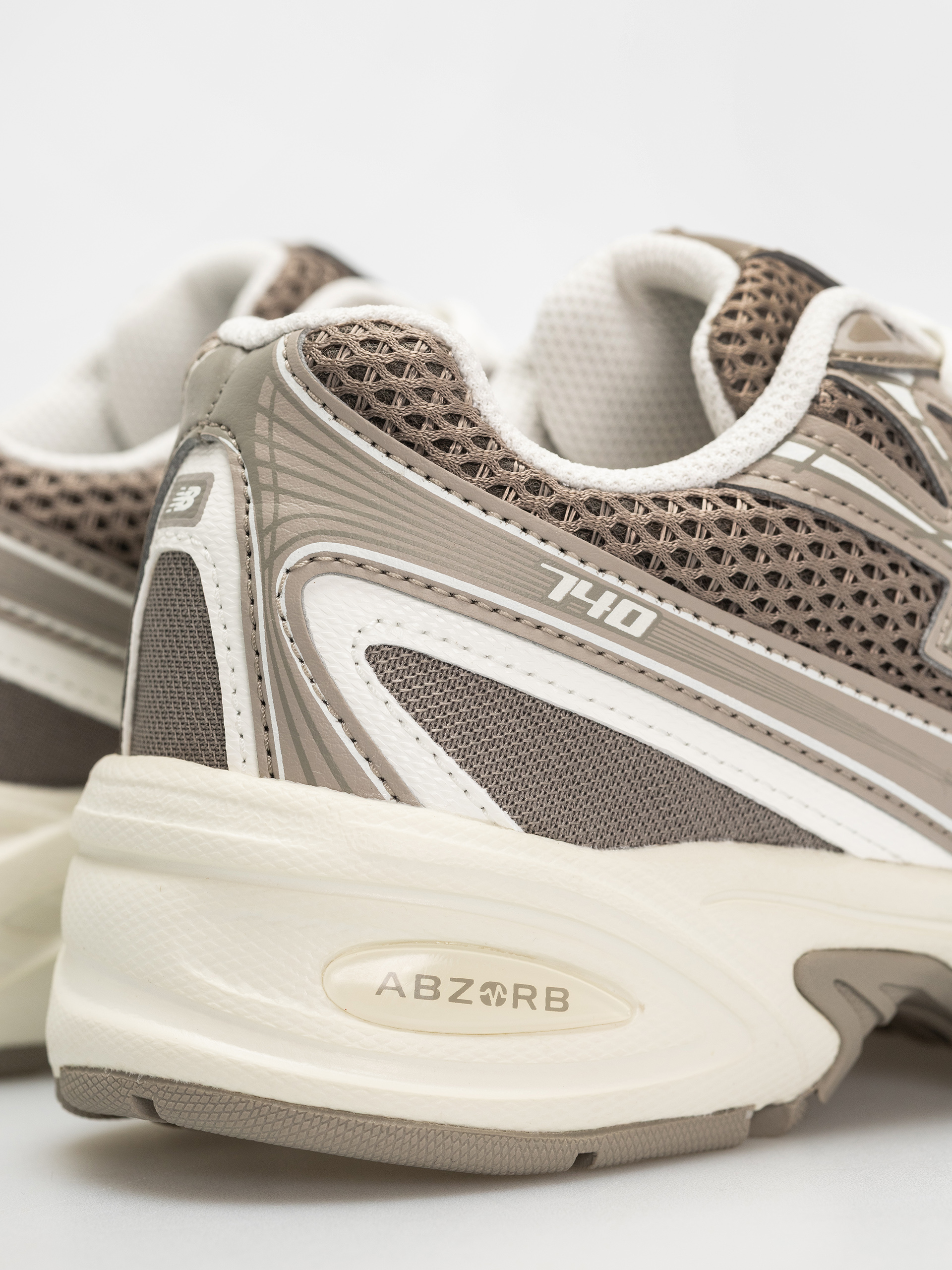 Boty New Balance 740 JR (arid stone)