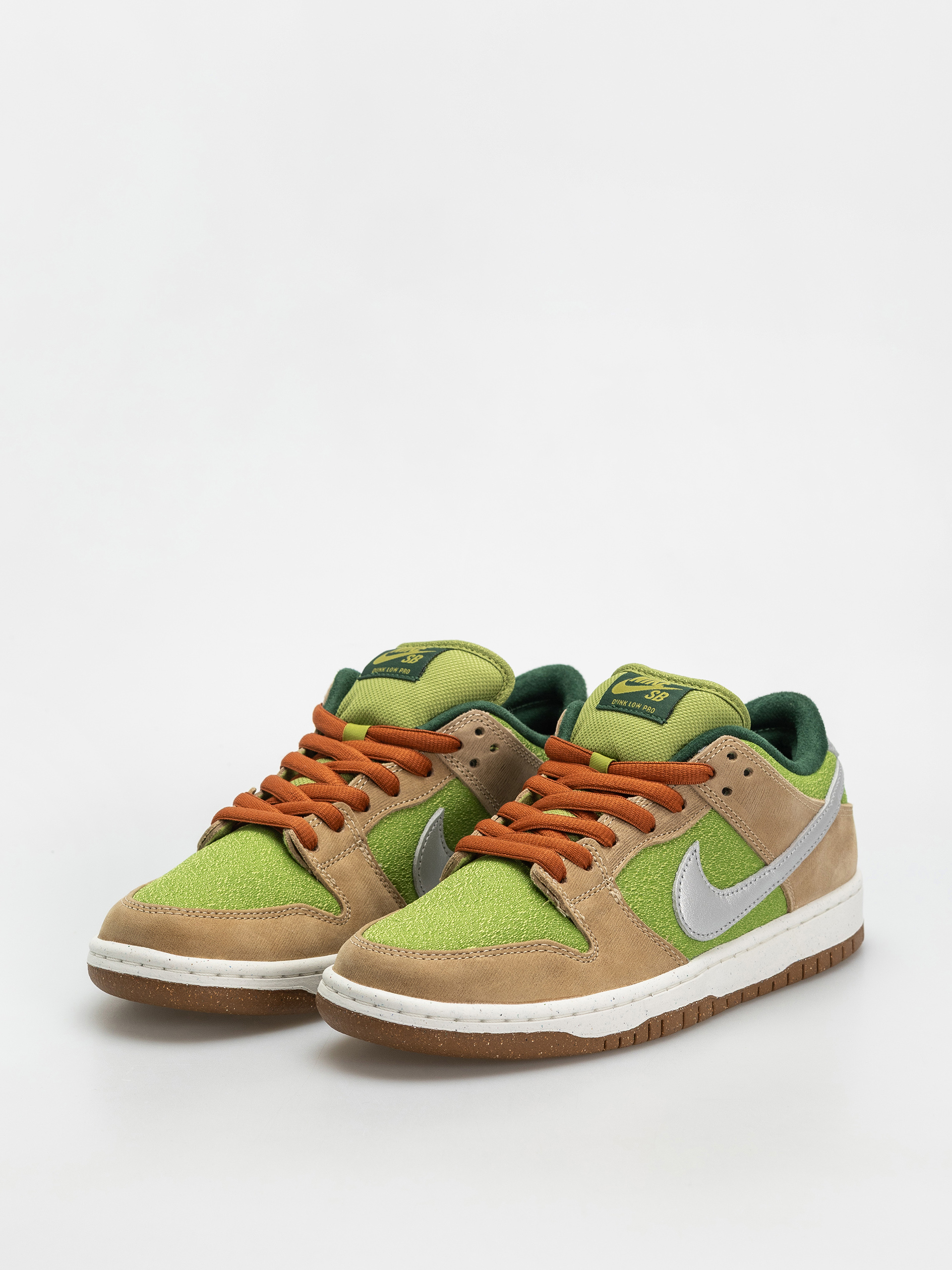 Boty Nike SB Dunk Low Pro Wc (sesame/metallic silver pear fir)