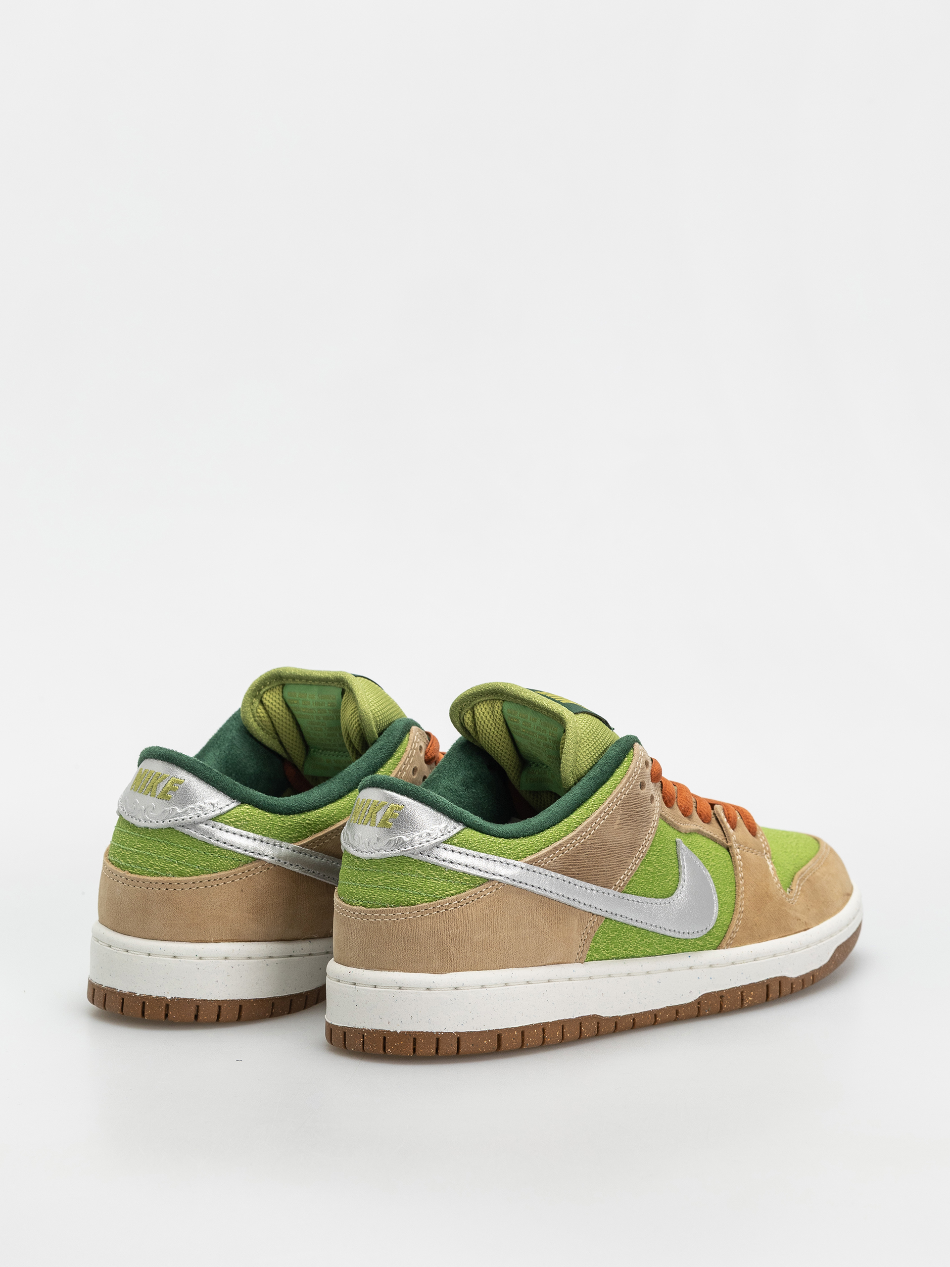 Boty Nike SB Dunk Low Pro Wc (sesame/metallic silver pear fir)